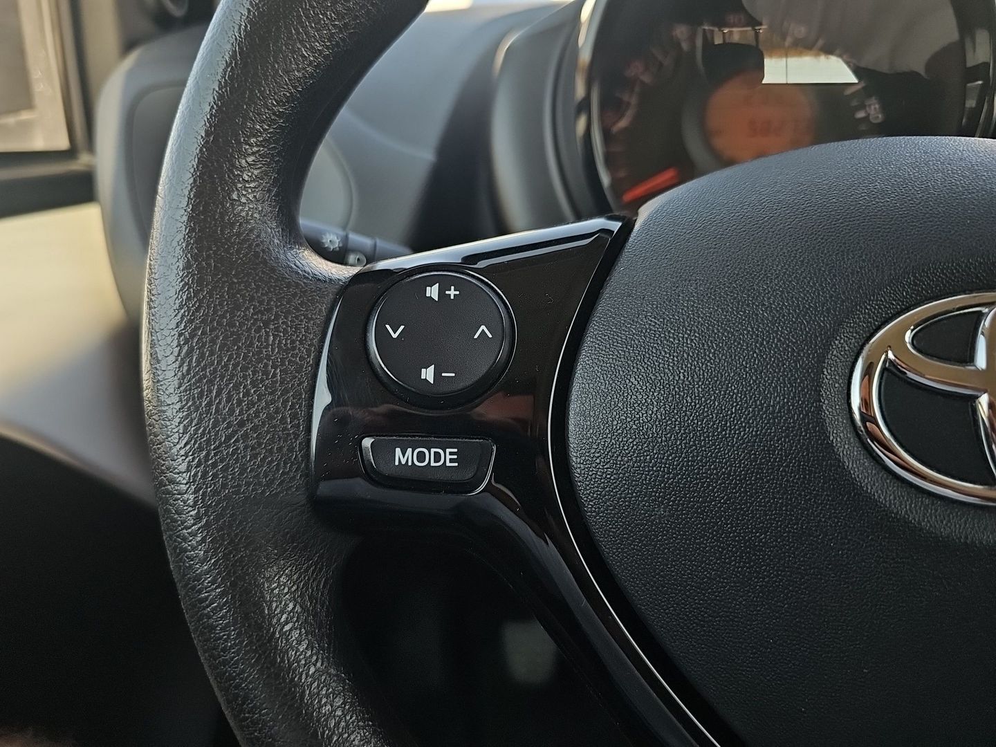 Toyota Aygo 1.0 70 x-play 53 kW (72 CV)