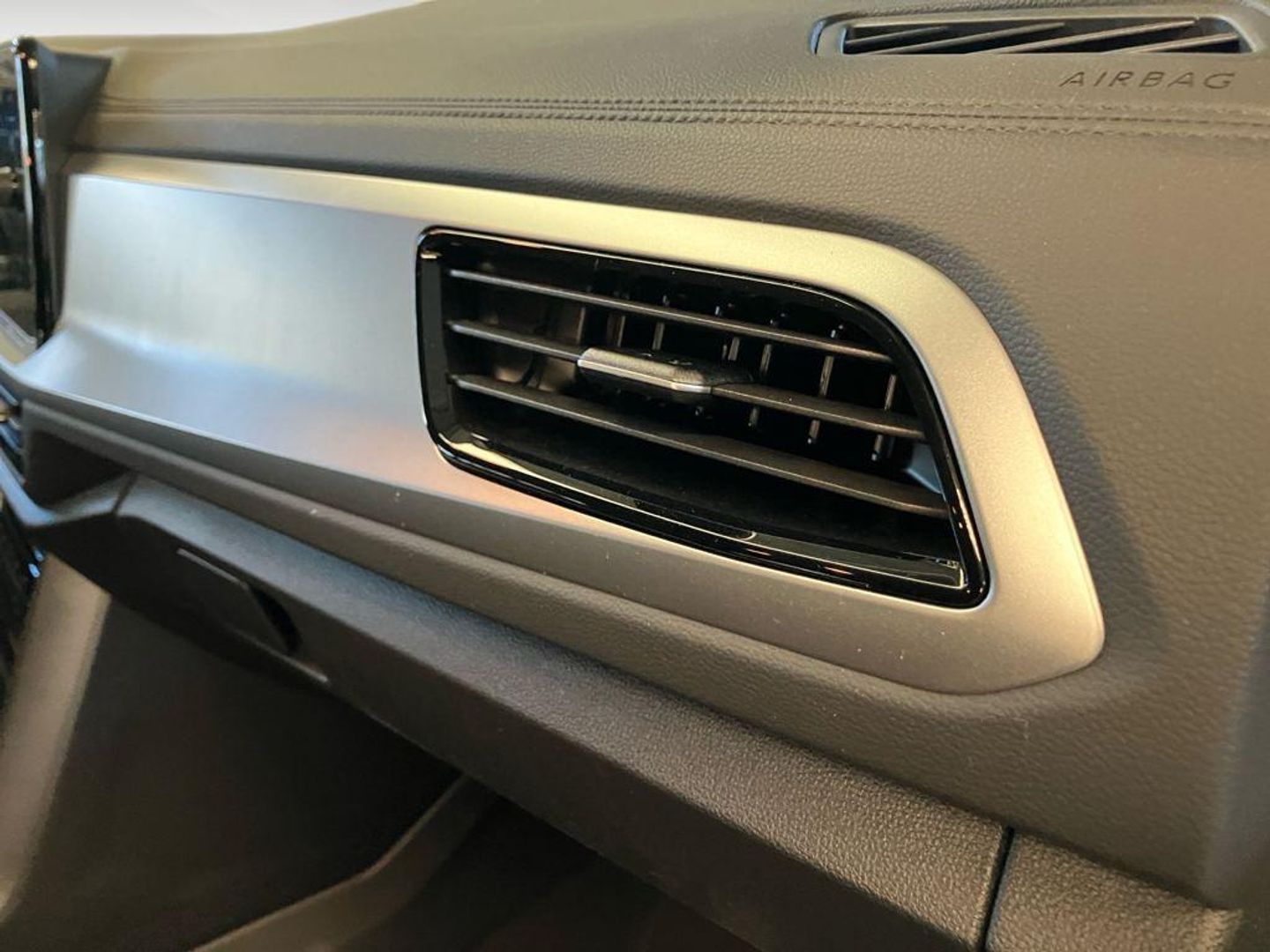 Volkswagen T-Roc ``Más`` 1.0 TSI 85 kW (115 CV)