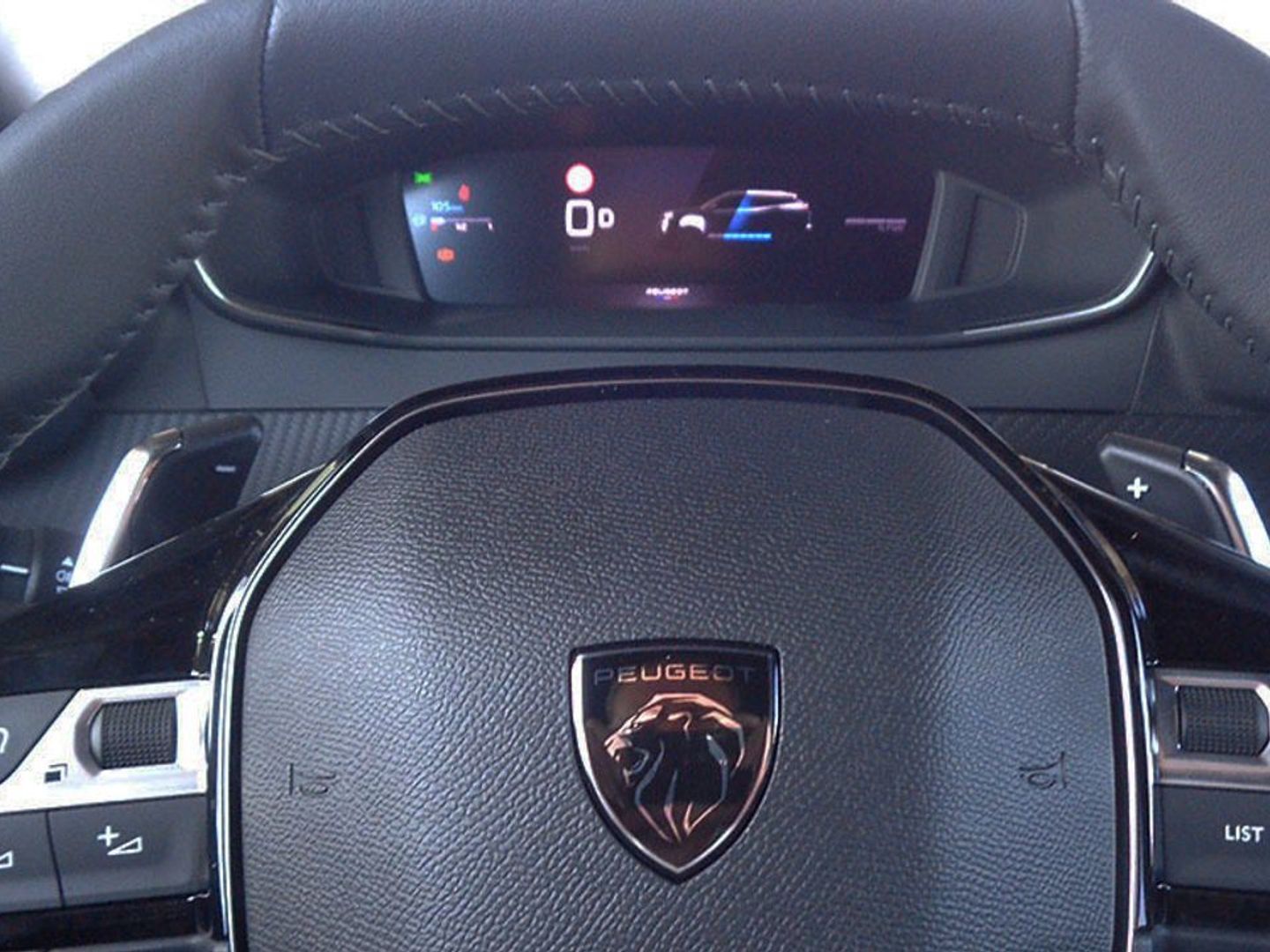 Peugeot 2008 Allure Hybrid eDCS6 107 kW (145 CV)