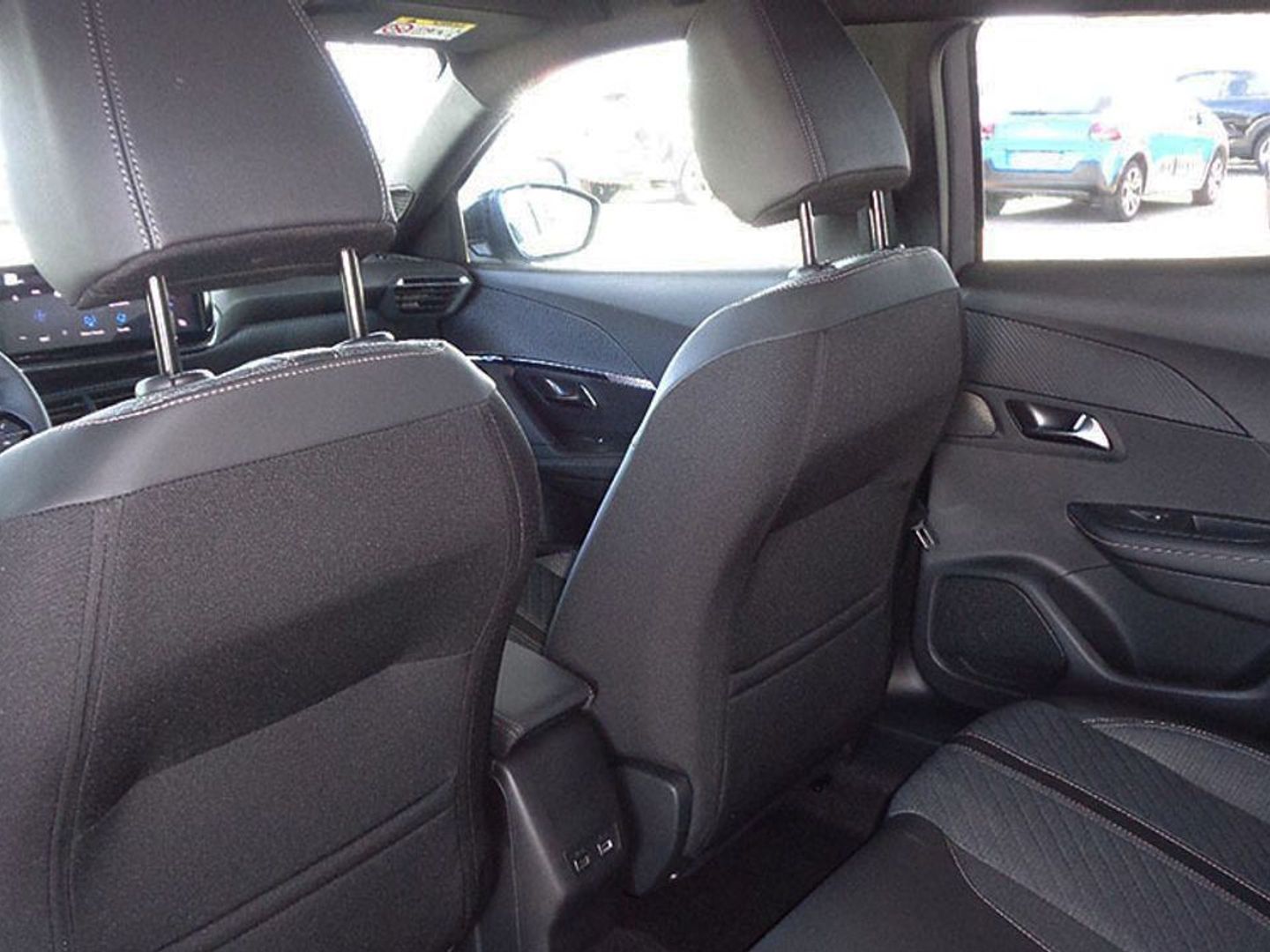 Peugeot 2008 Allure Hybrid eDCS6 107 kW (145 CV)