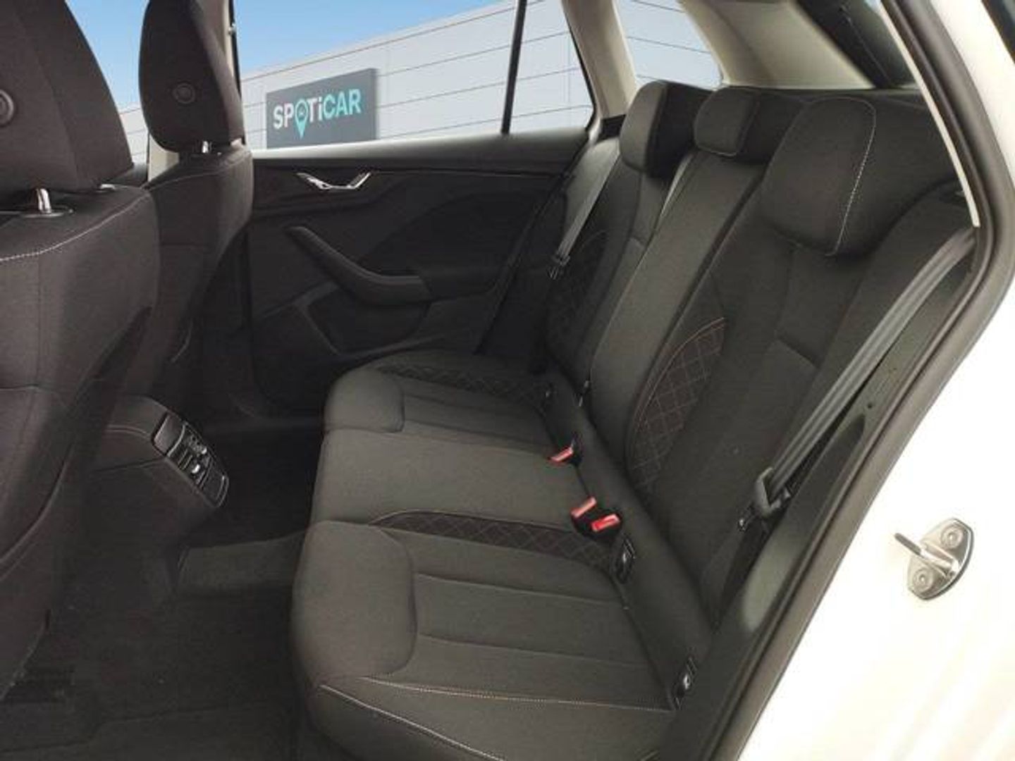 Skoda Kamiq 1.0 TSI Ambition DSG 81 kW (110 CV)