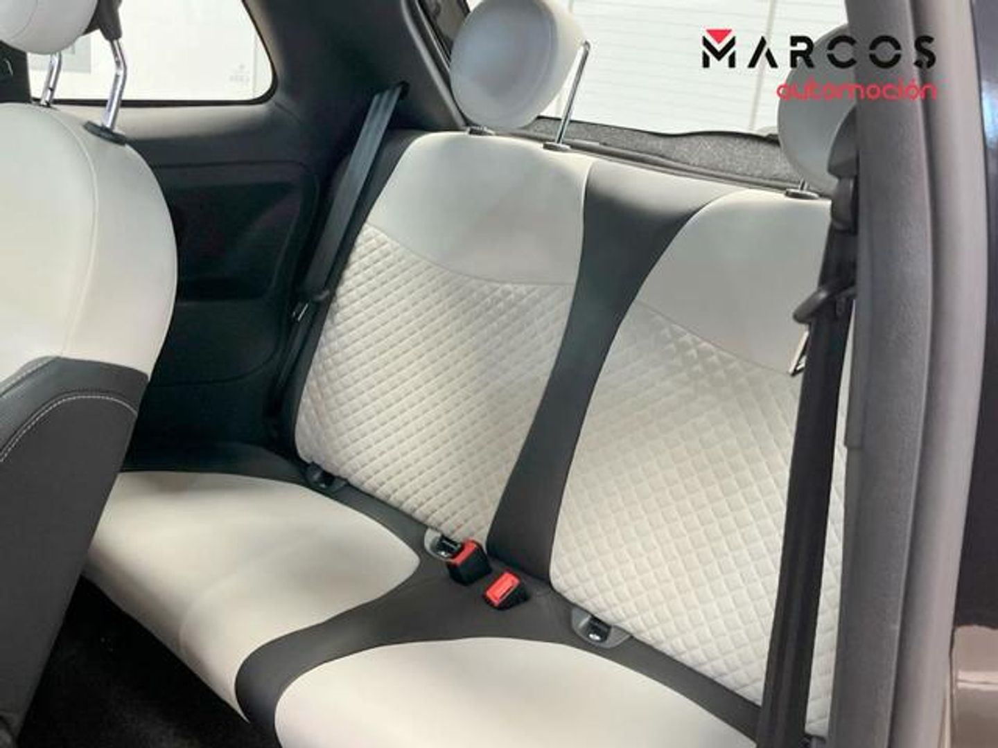 Fiat 500 1.0 Hybrid Dolcevita 51 kW (70 CV)