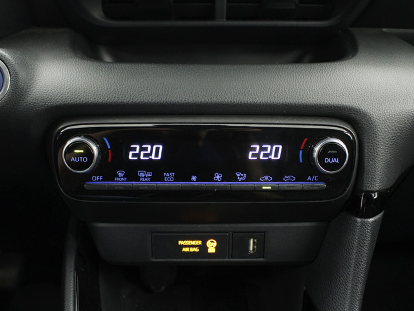 Toyota Yaris 120H Style 85 kW (116 CV)