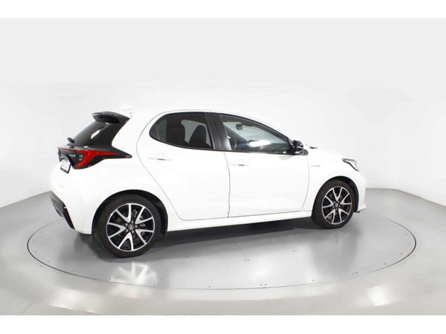 Toyota Yaris 120H Style 85 kW (116 CV)