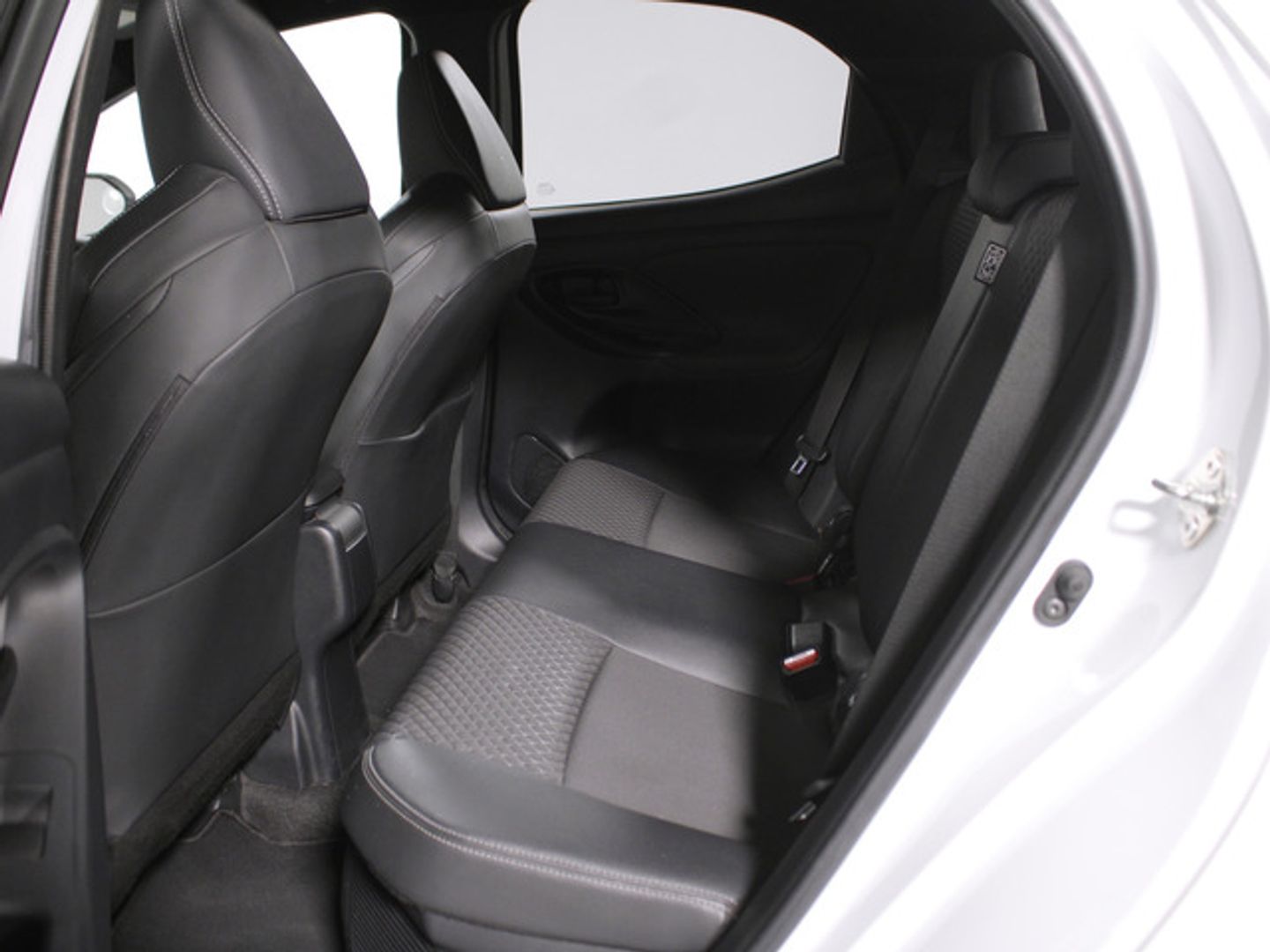 Toyota Yaris 120H Style 85 kW (116 CV)