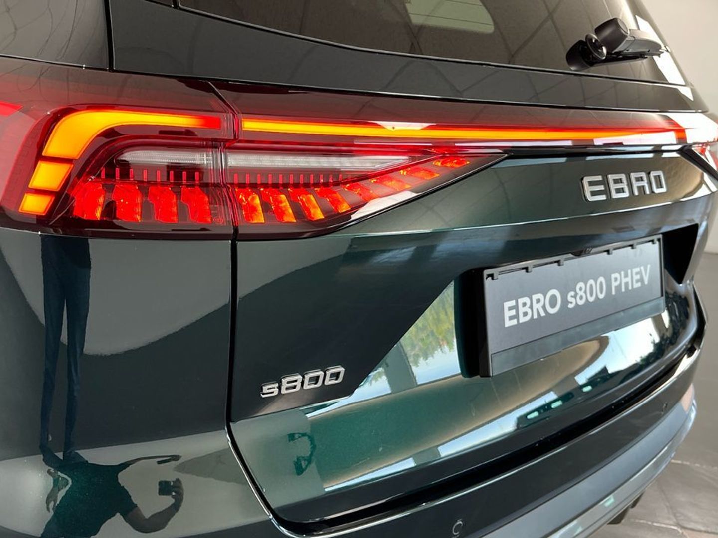 Ebro S800 1.5 TGDI PHEV Luxury E-CVT 255 kW (347 CV)