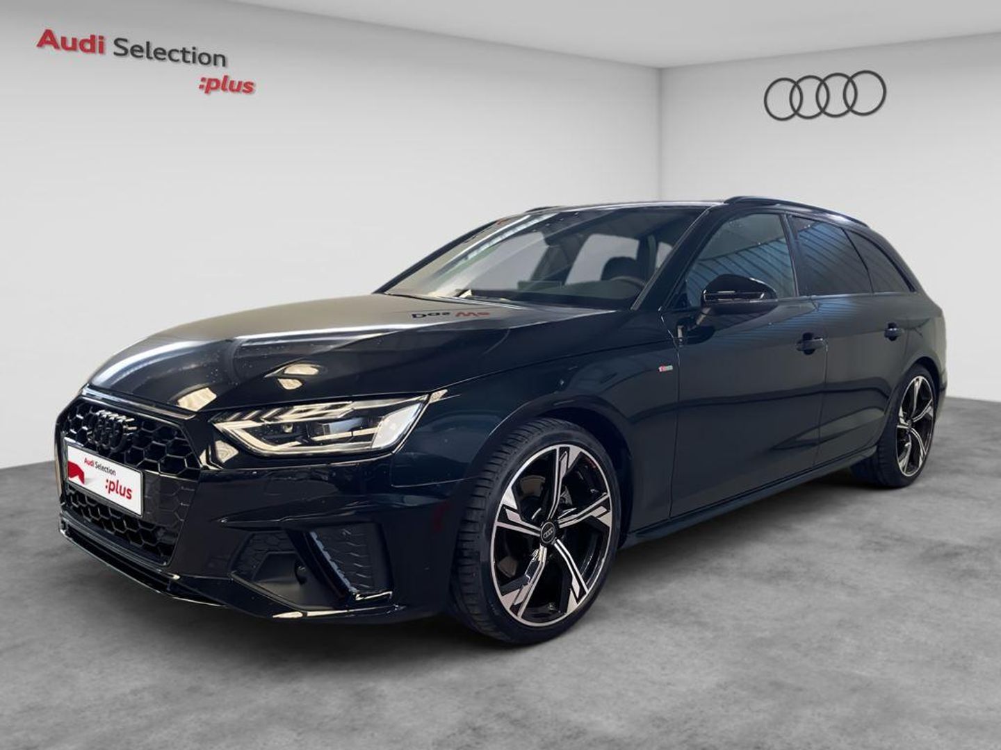 Audi A4 Avant Black line 35 TFSI 110 kW (150 CV) S tronic Negro Familiar