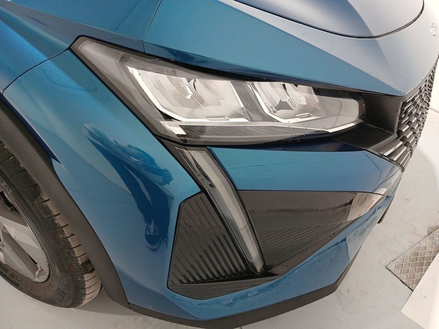 Peugeot 408 Allure Hybrid eDCS6 100 kW (136 CV)