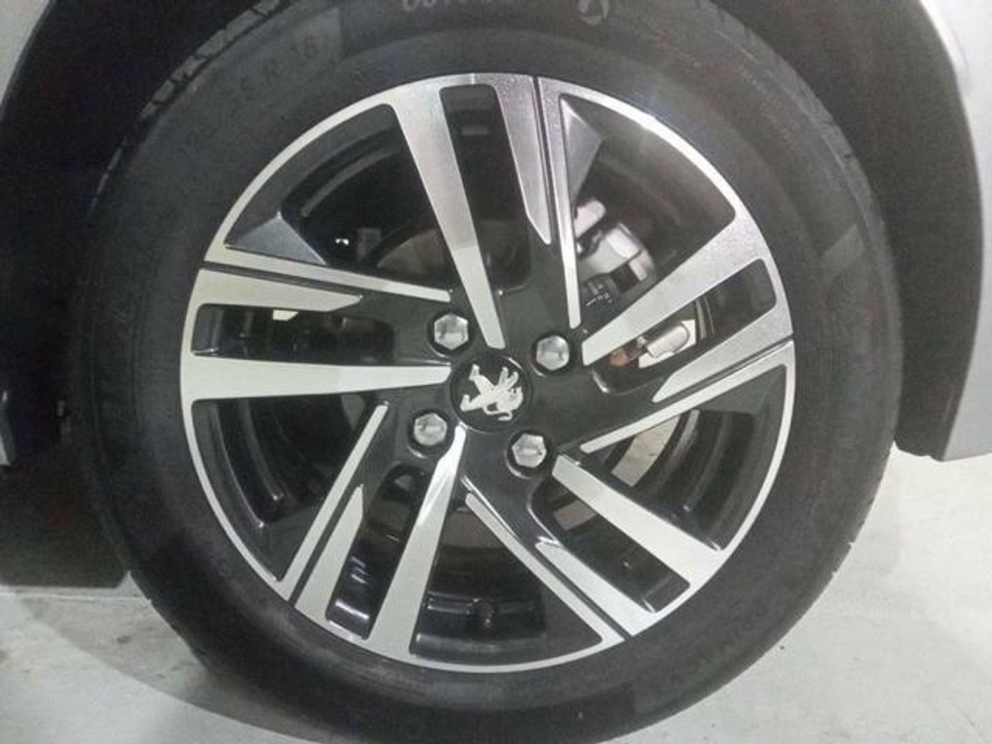 Peugeot 208 PureTech 100 Allure 75 kW (100 CV)