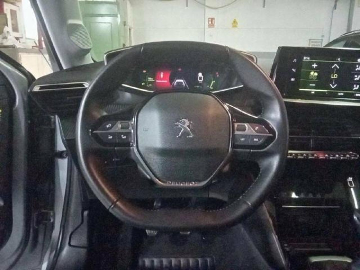 Peugeot 208 PureTech 100 Allure 75 kW (100 CV)