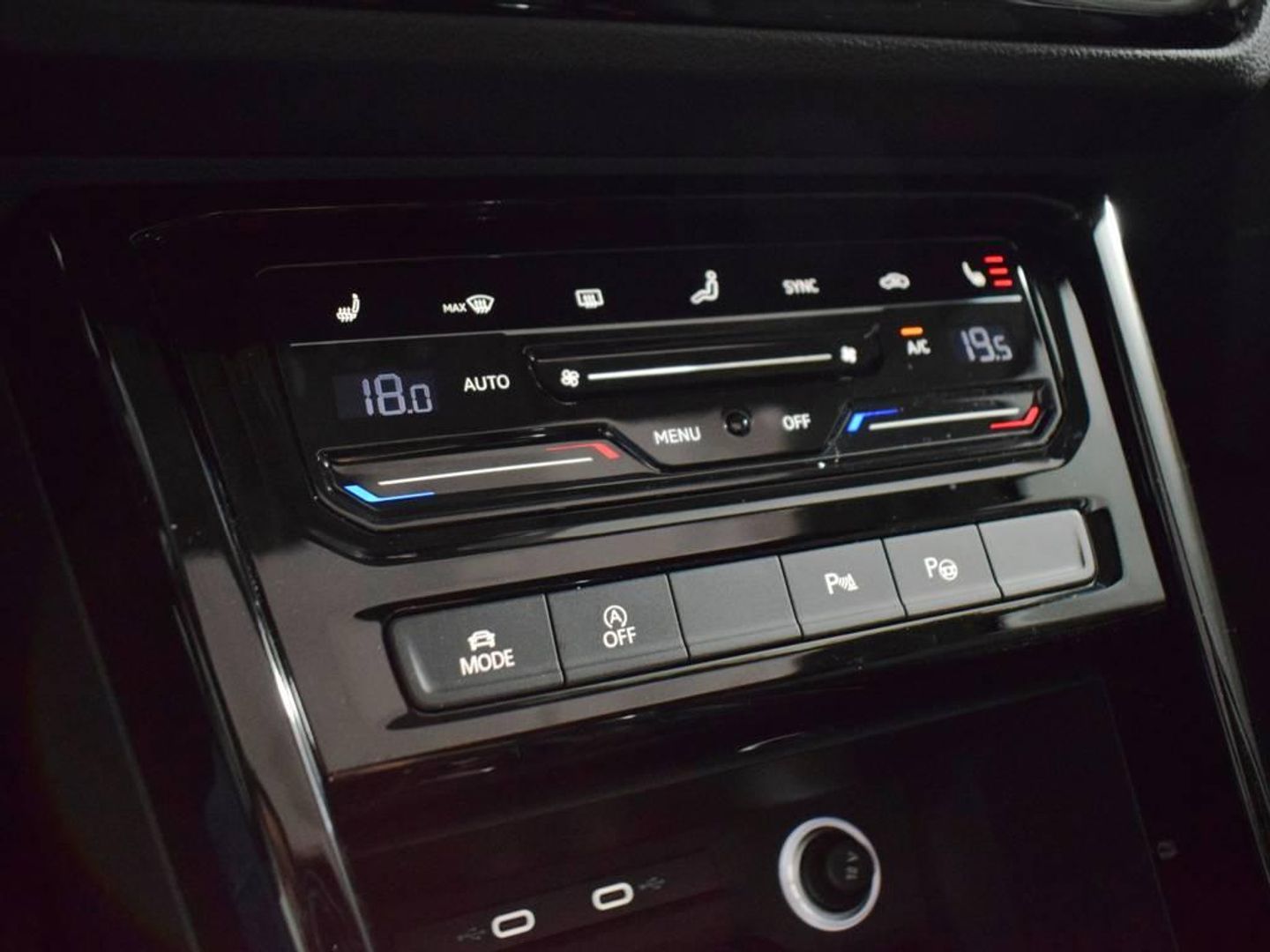 Volkswagen Touran R-Line 2.0 TDI 110 kW (150 CV) DSG