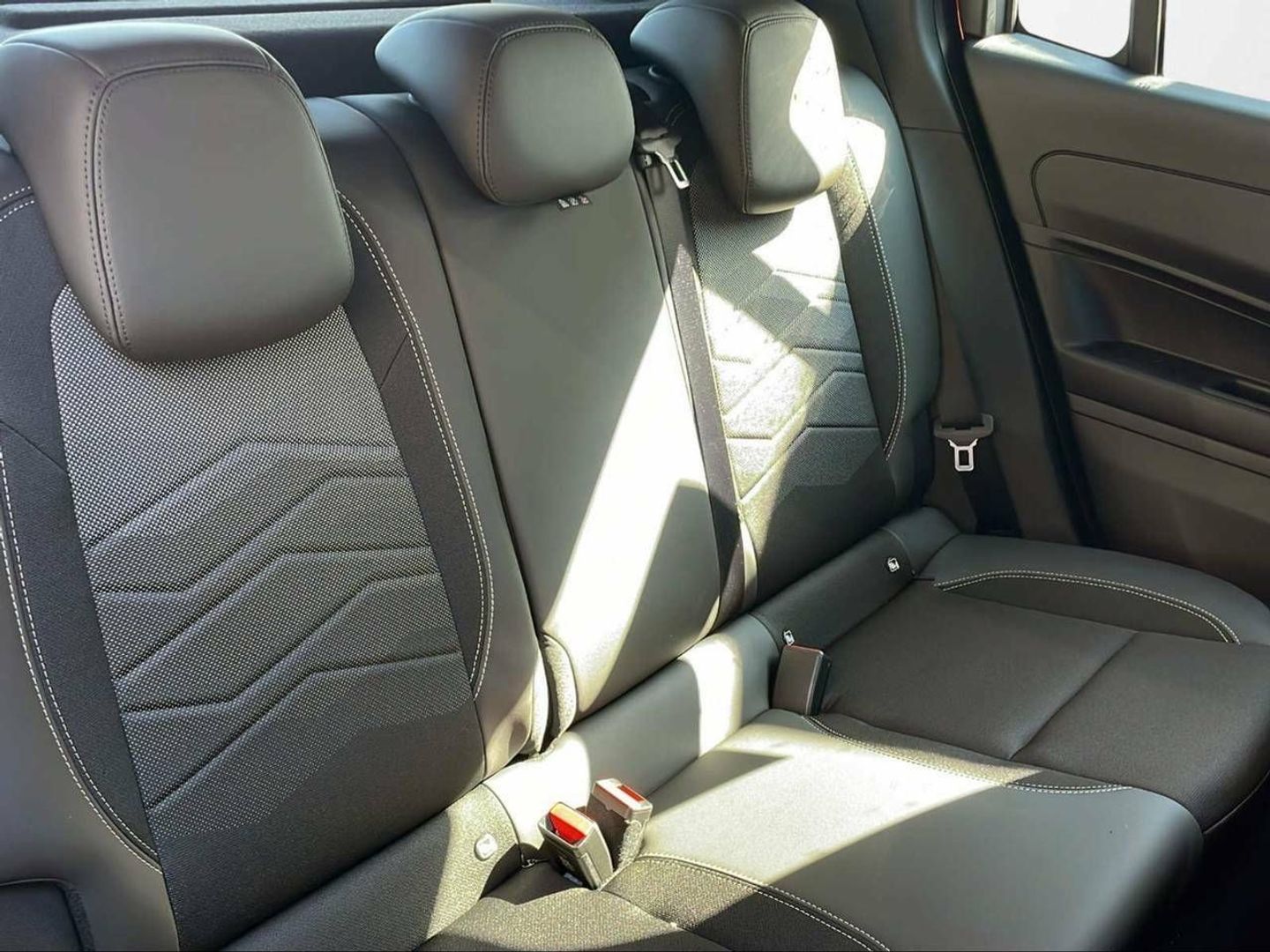 Jeep Avenger 1.2 eHybrid Altitude 74 kW (100 CV)