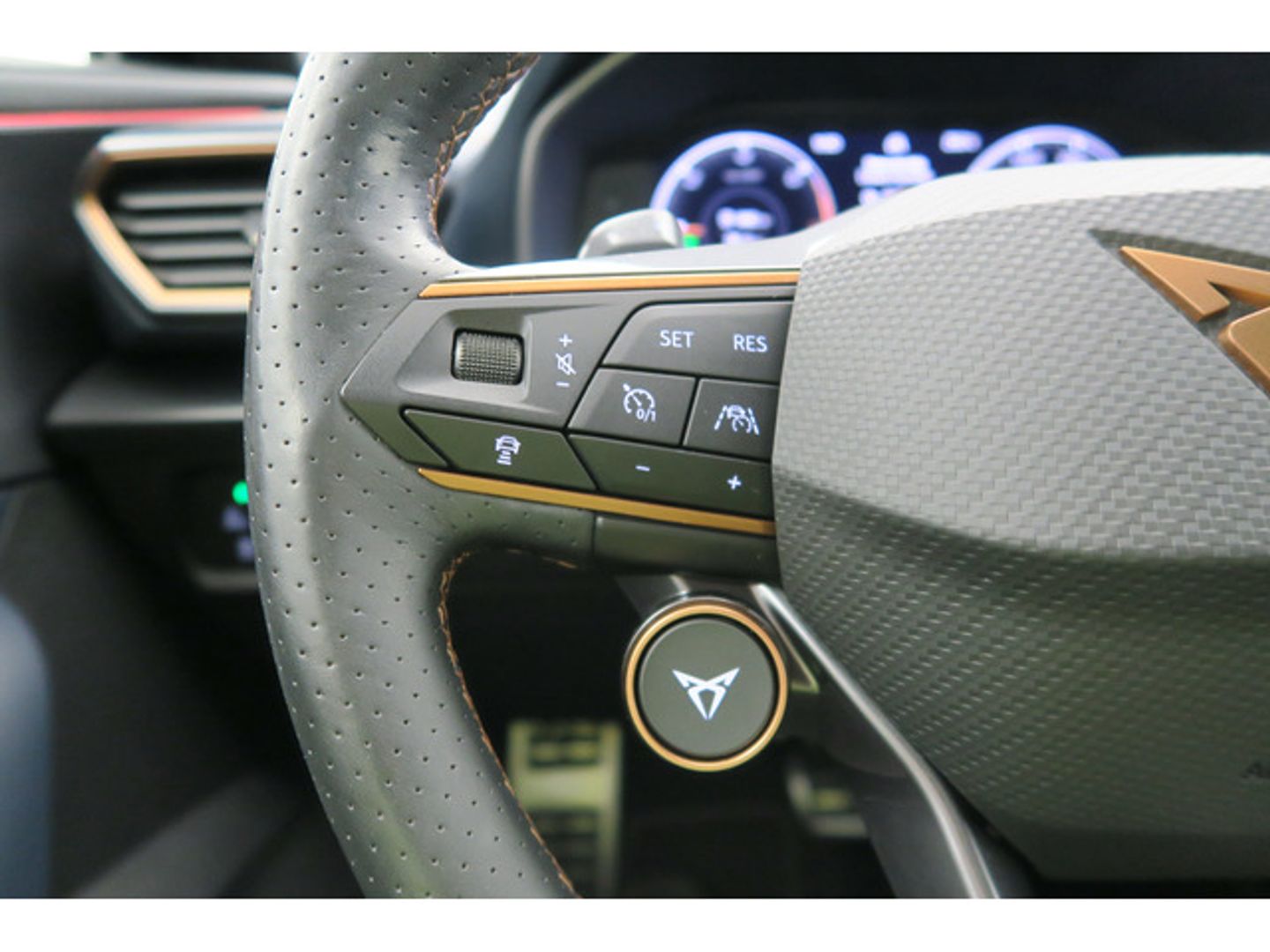CUPRA Formentor 1.4 e-Hybrid VZ DSG 180 kW (245 CV)