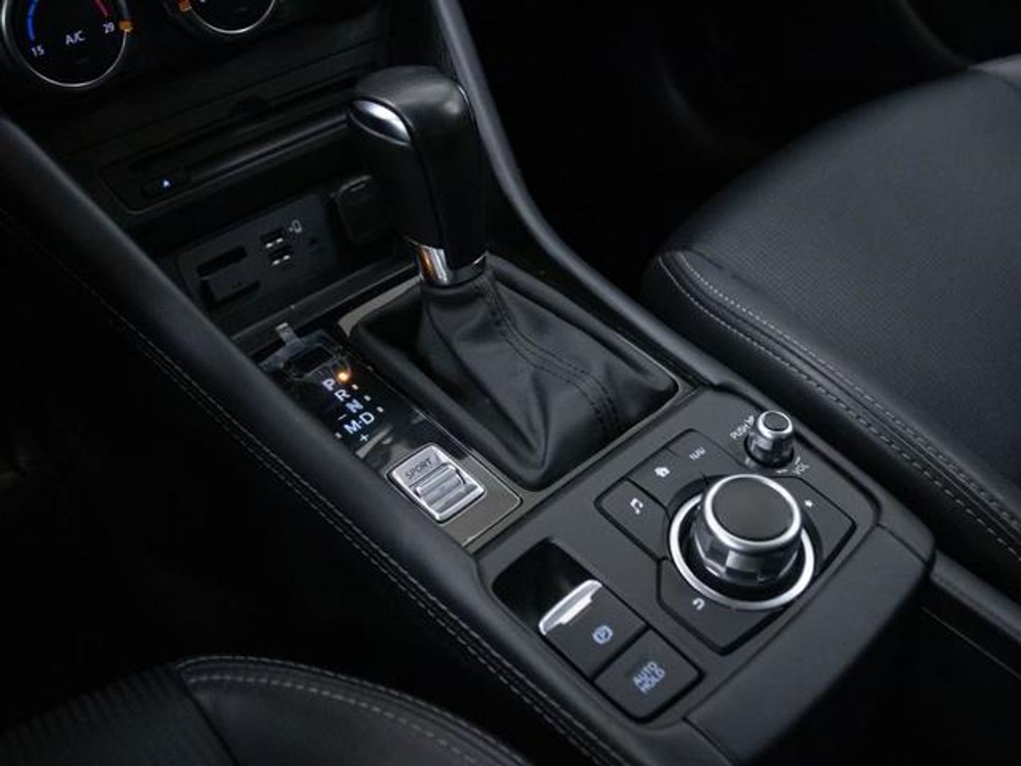 Mazda CX-3 2.0 G Zenith 2WD AT 89 kW (121 CV)