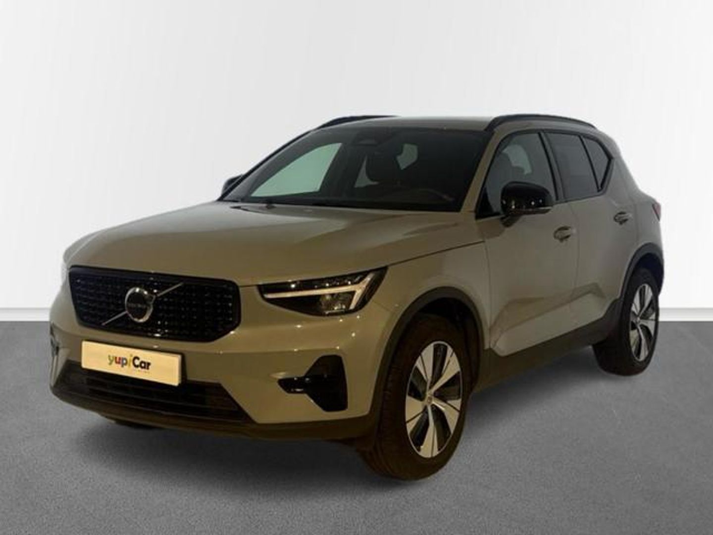 Volvo XC40 B3 G Plus Dark Auto 120 kW (163 CV)