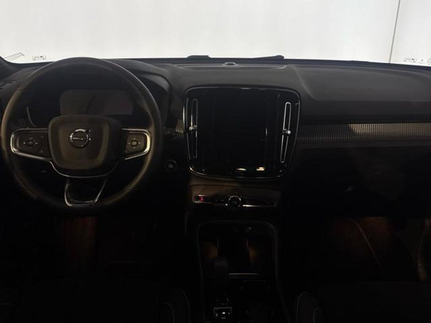 Volvo XC40 B3 G Plus Dark Auto 120 kW (163 CV)