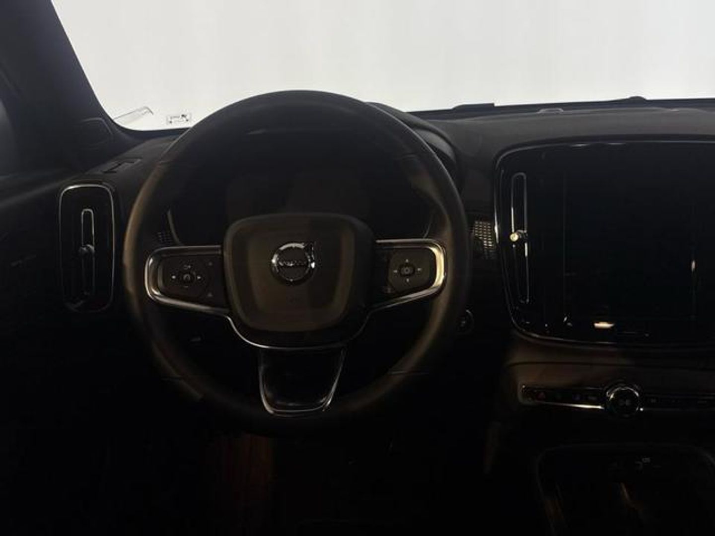 Volvo XC40 B3 G Plus Dark Auto 120 kW (163 CV)