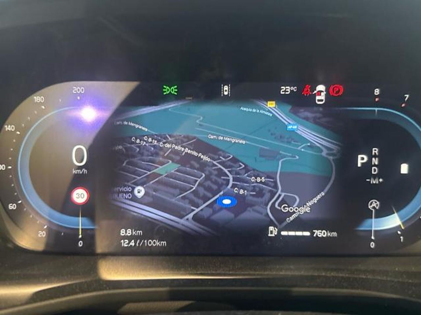 Volvo XC40 B3 G Plus Dark Auto 120 kW (163 CV)