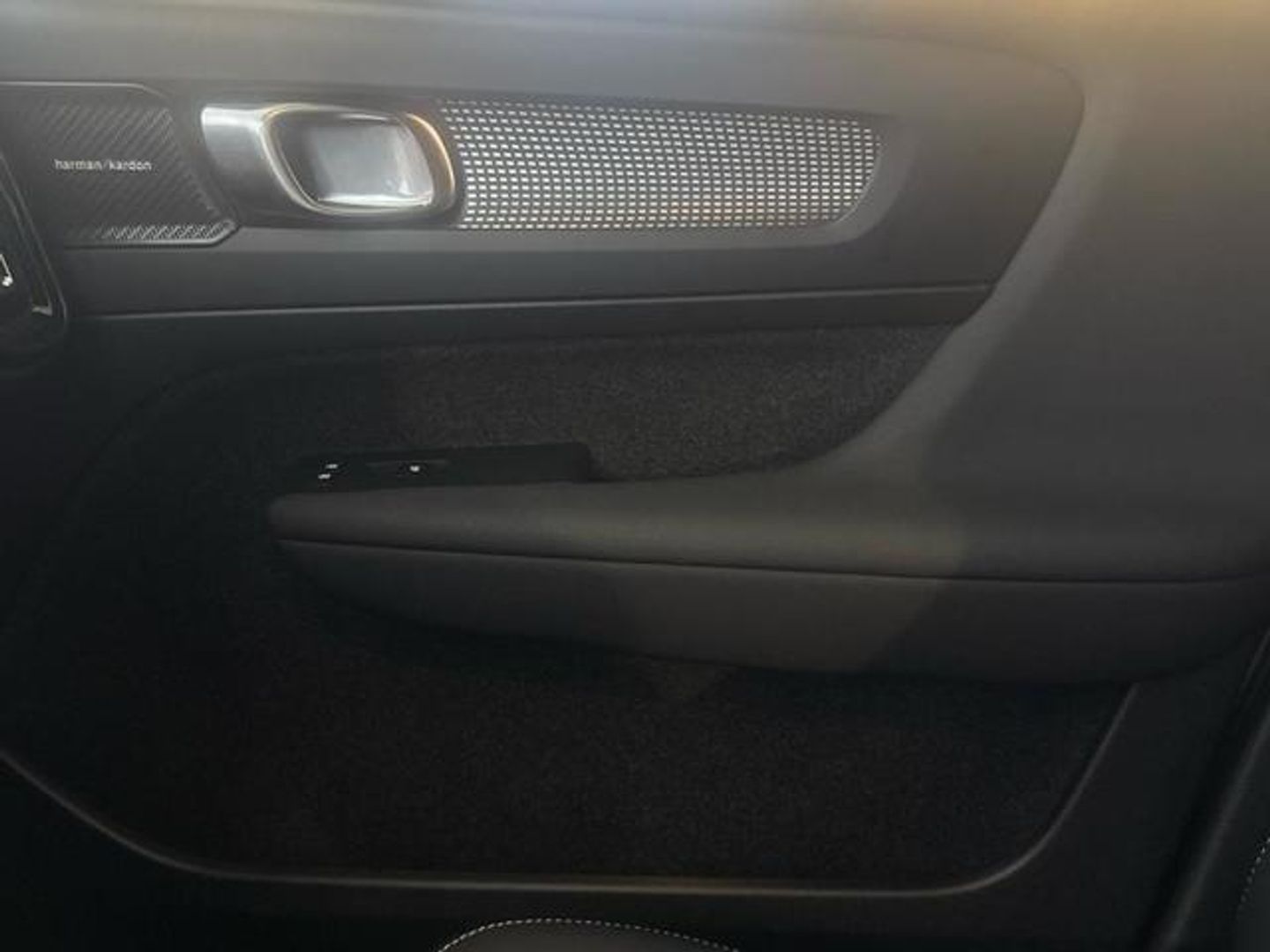 Volvo XC40 B3 G Plus Dark Auto 120 kW (163 CV)