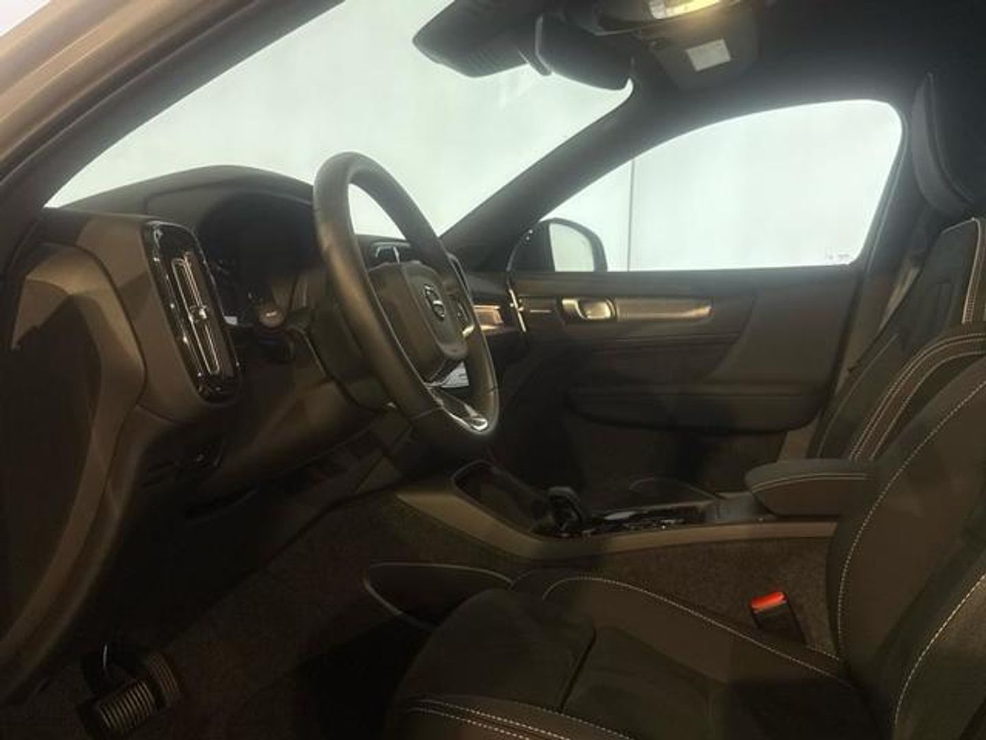 Volvo XC40 B3 G Plus Dark Auto 120 kW (163 CV)