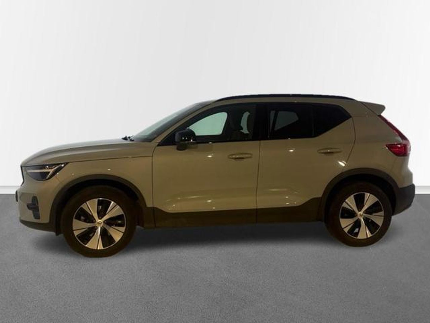Volvo XC40 B3 G Plus Dark Auto 120 kW (163 CV)