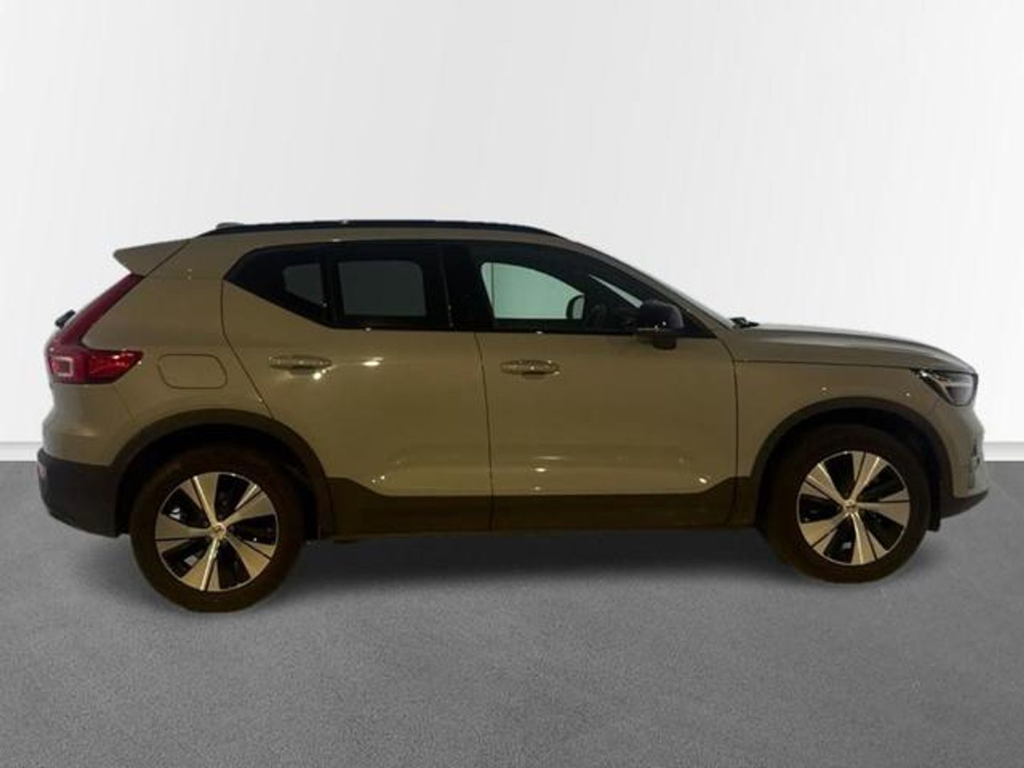 Volvo XC40 B3 G Plus Dark Auto 120 kW (163 CV)