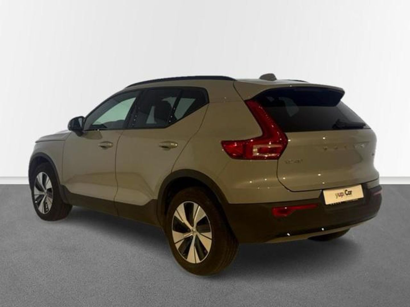 Volvo XC40 B3 G Plus Dark Auto 120 kW (163 CV)