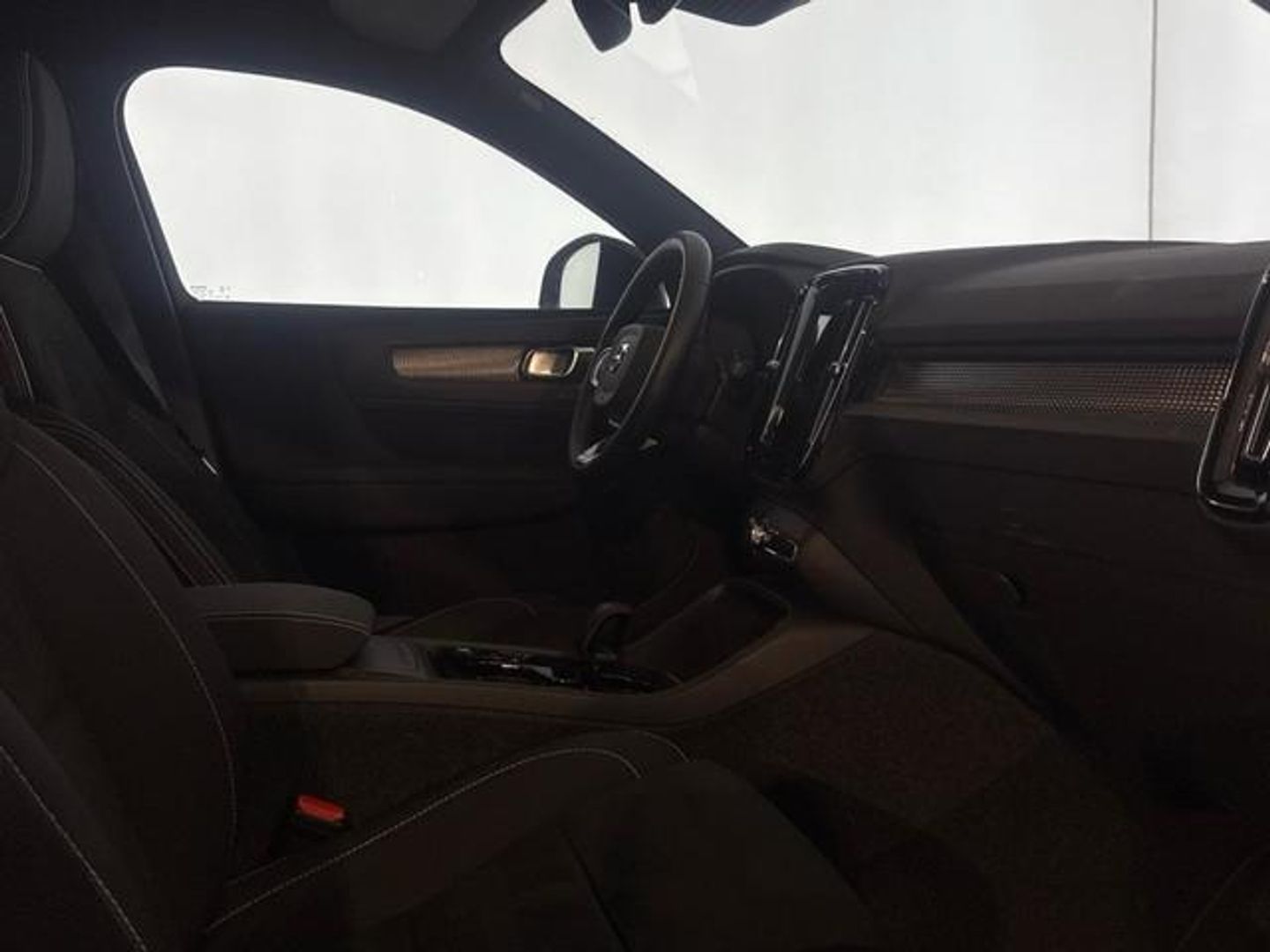 Volvo XC40 B3 G Plus Dark Auto 120 kW (163 CV)