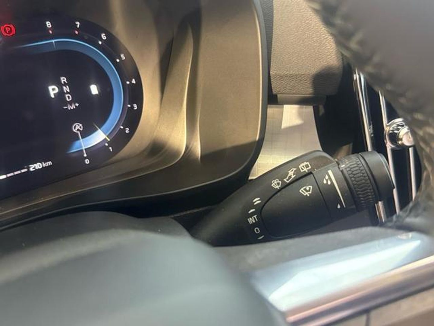 Volvo XC40 B3 G Core Auto 120 kW (163 CV)