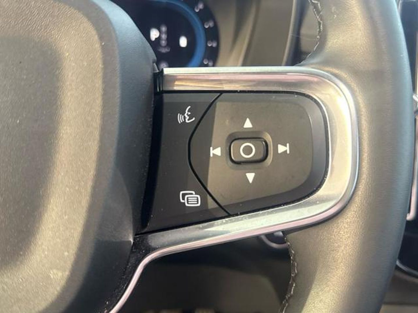 Volvo XC40 B3 G Core Auto 120 kW (163 CV)