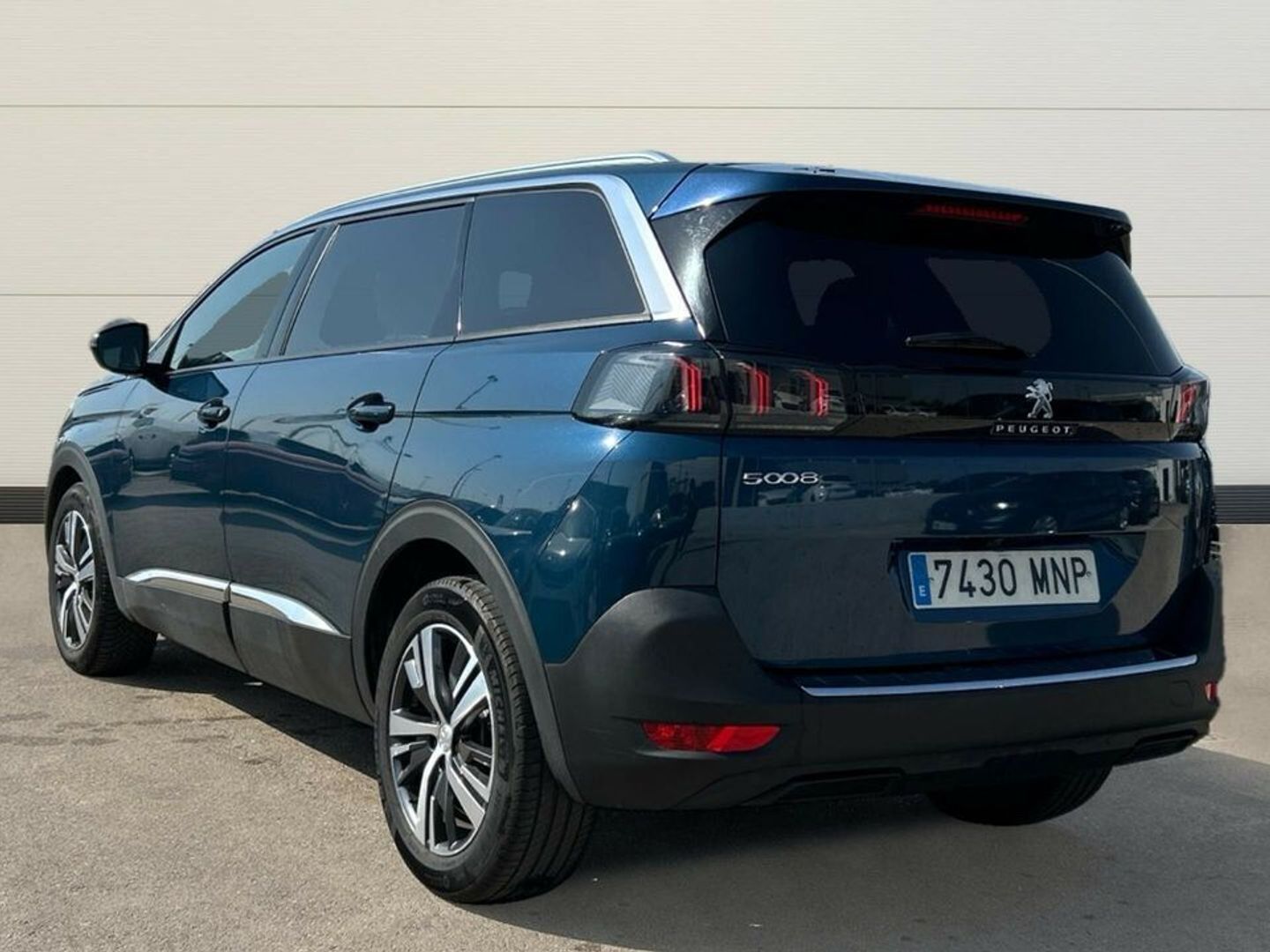 Peugeot 5008 Hybrid 1.2 Allure Pack eDCS6 100 kW (136 CV)