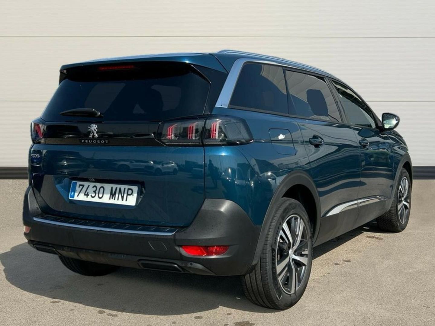 Peugeot 5008 Hybrid 1.2 Allure Pack eDCS6 100 kW (136 CV)