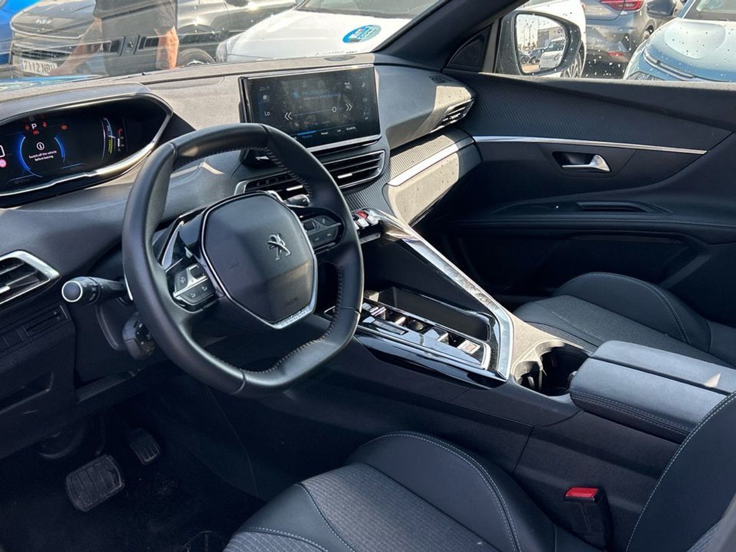 Peugeot 5008 Hybrid 1.2 Allure Pack eDCS6 100 kW (136 CV)