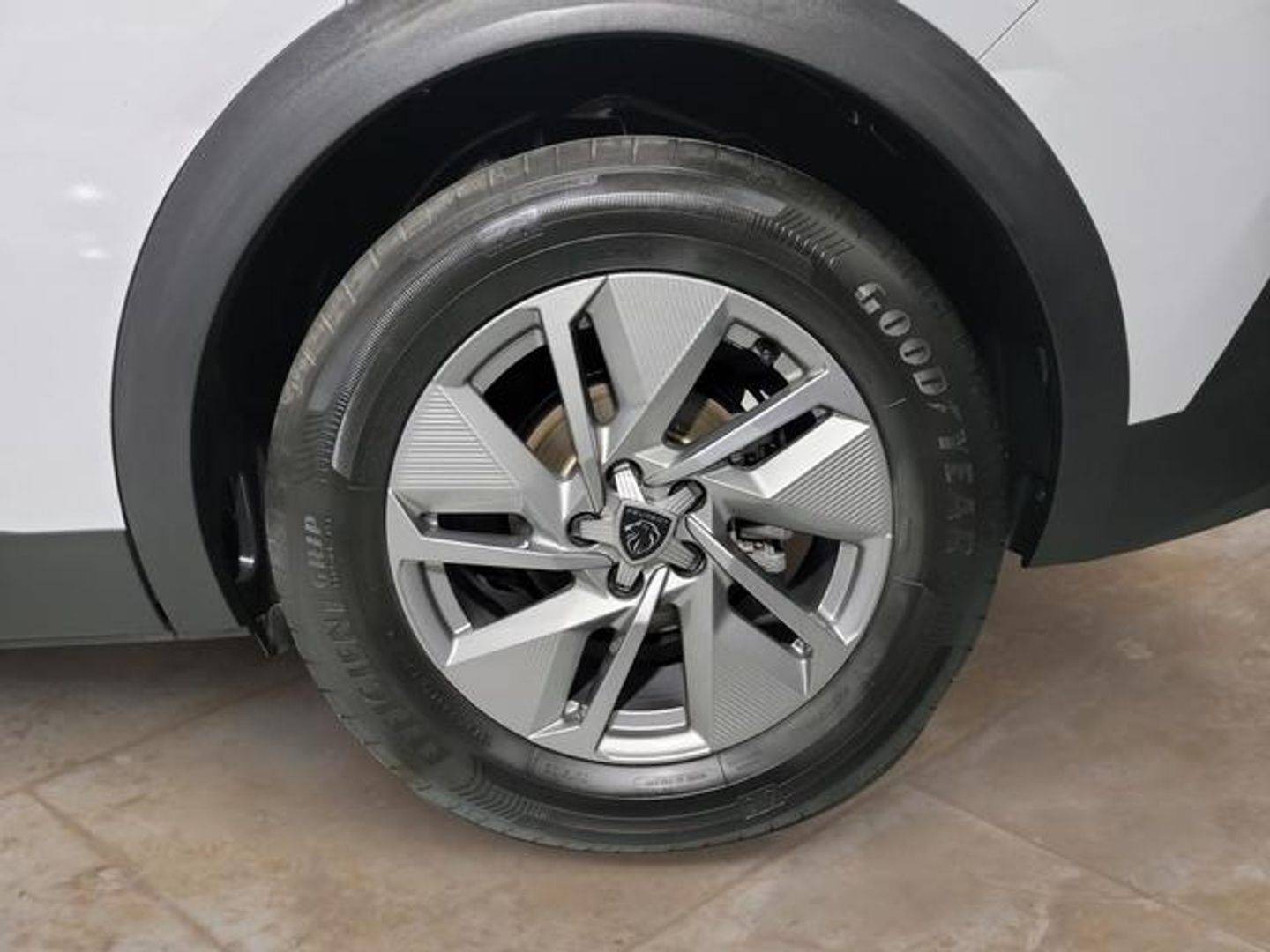 Peugeot 408 Allure Hybrid 145 eDCS6 107 kW (145 CV)