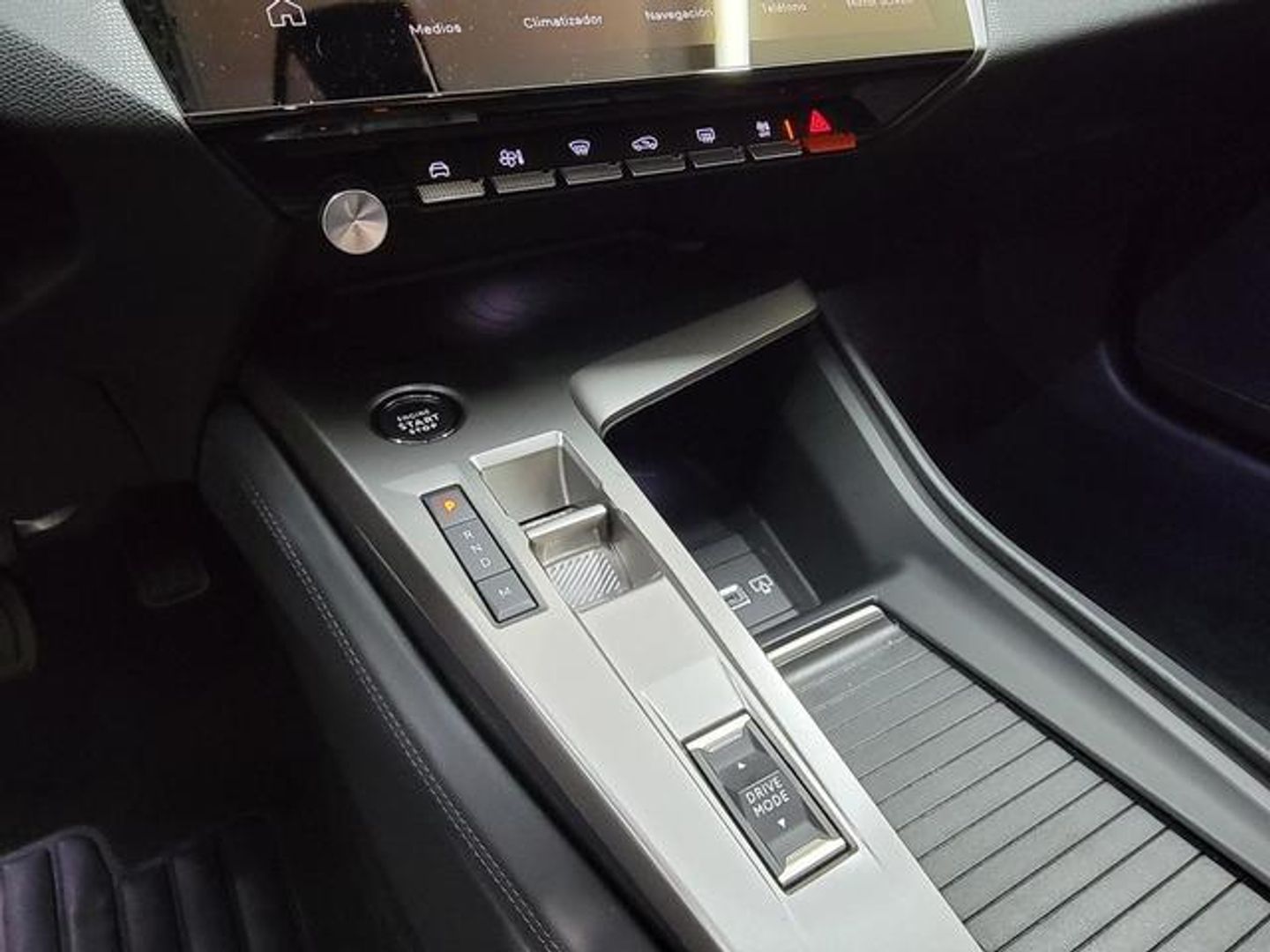 Peugeot 408 Allure Hybrid 145 eDCS6 107 kW (145 CV)