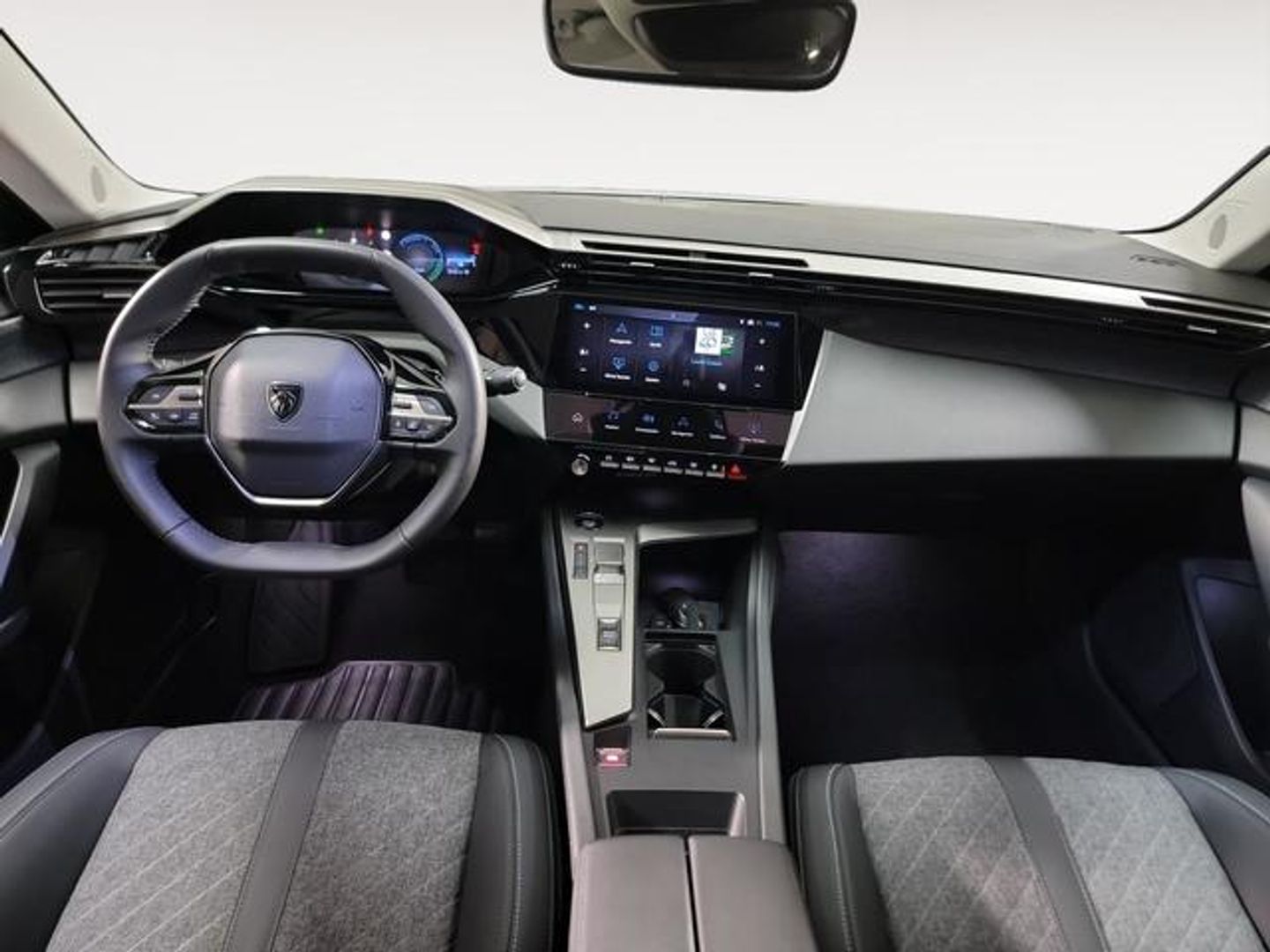 Peugeot 408 Allure Hybrid 145 eDCS6 107 kW (145 CV)