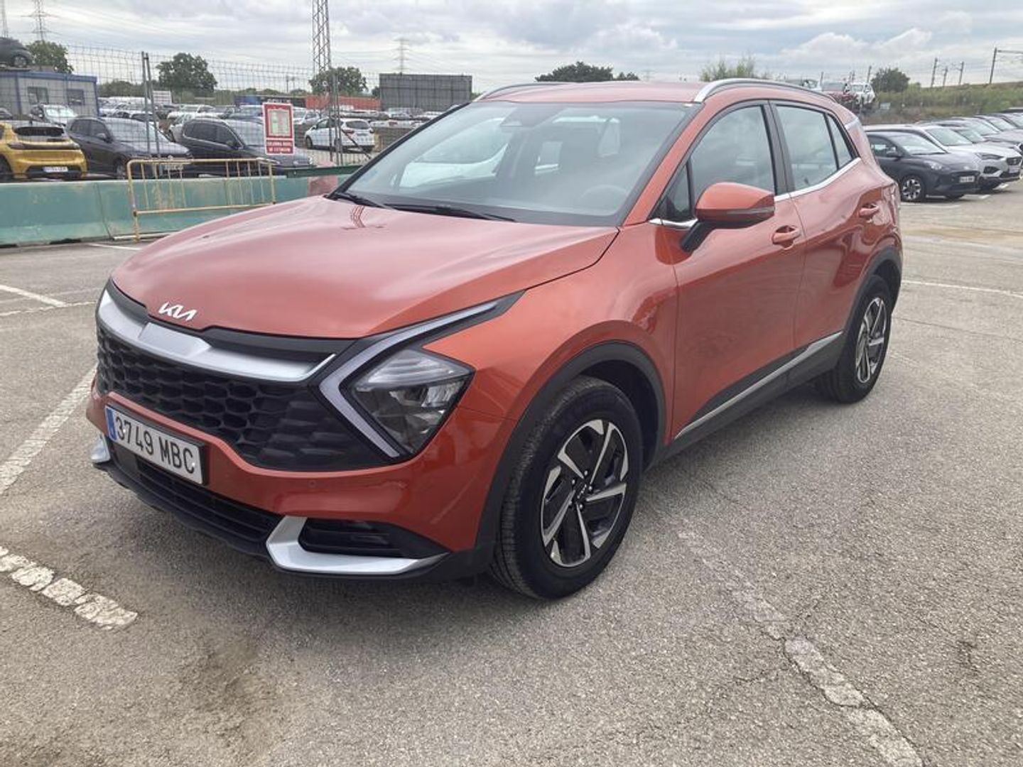 Kia Sportage 1.6 T-GDi HEV Drive 4x2 171 kW (230 CV) Naranja SUV