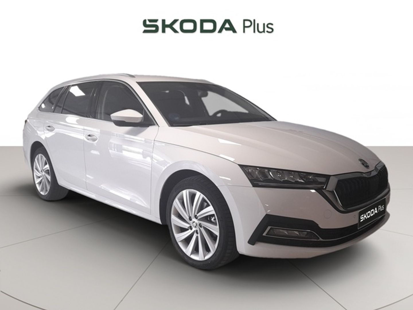 Skoda Octavia Combi 1.4 TSI iV P-HEV Selection DSG 150 kW (204 CV) Blanco Familiar