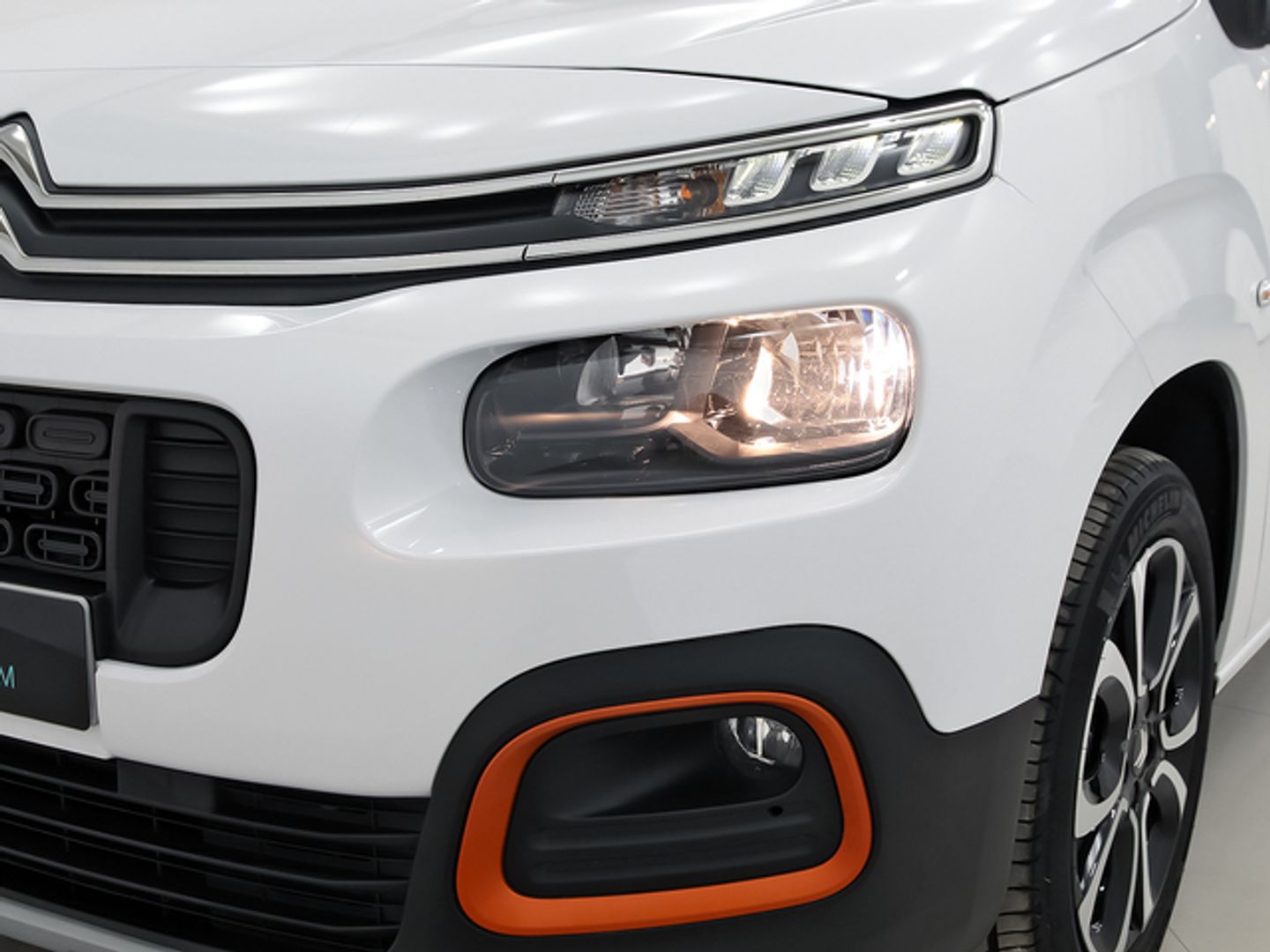 Citroen Berlingo BlueHDi 100 S&S Talla M Shine 75 kW (102 CV) Blanco Industrial