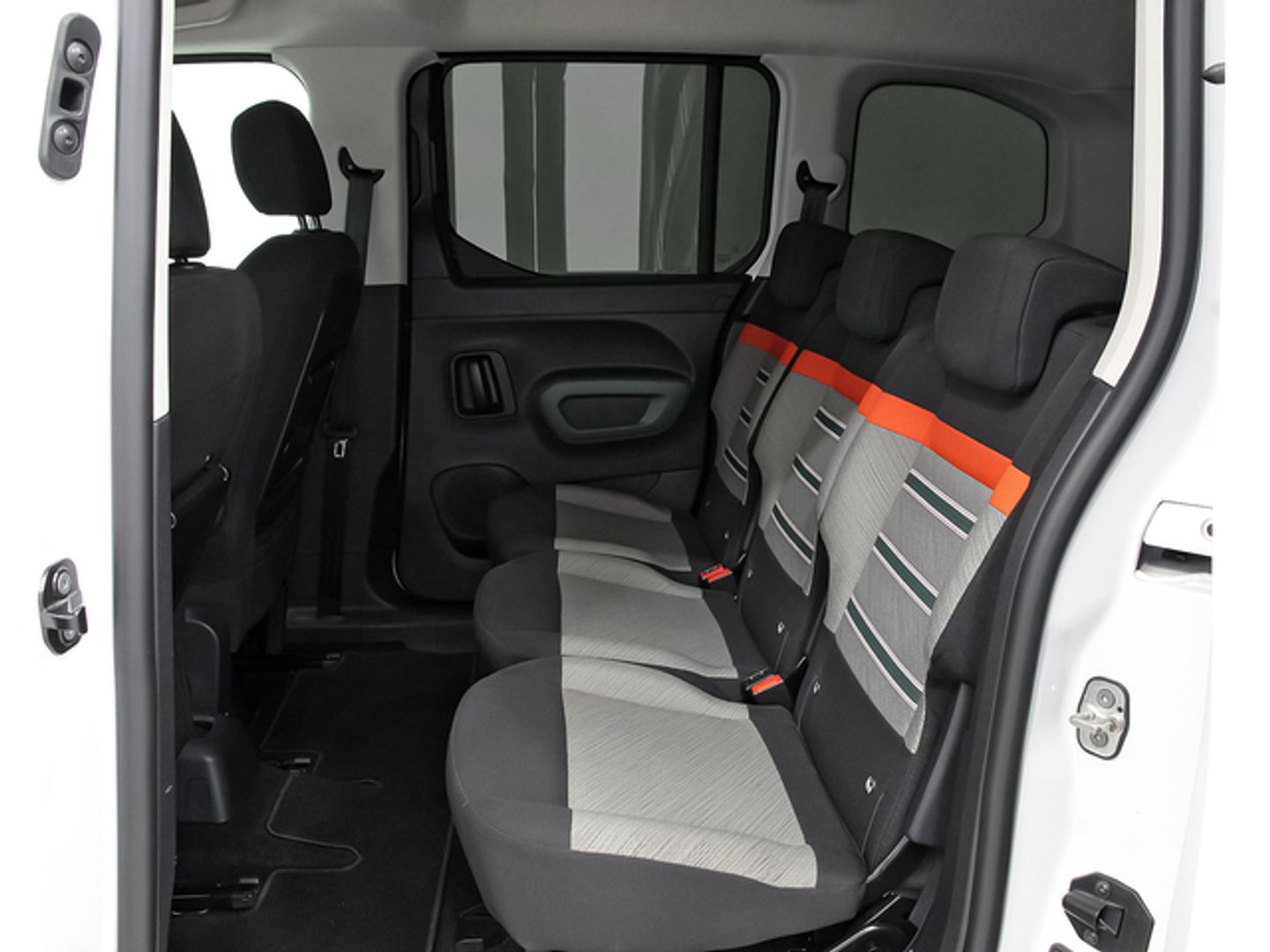 Citroen Berlingo BlueHDi 100 S&S Talla M Shine 75 kW (102 CV) Blanco Industrial
