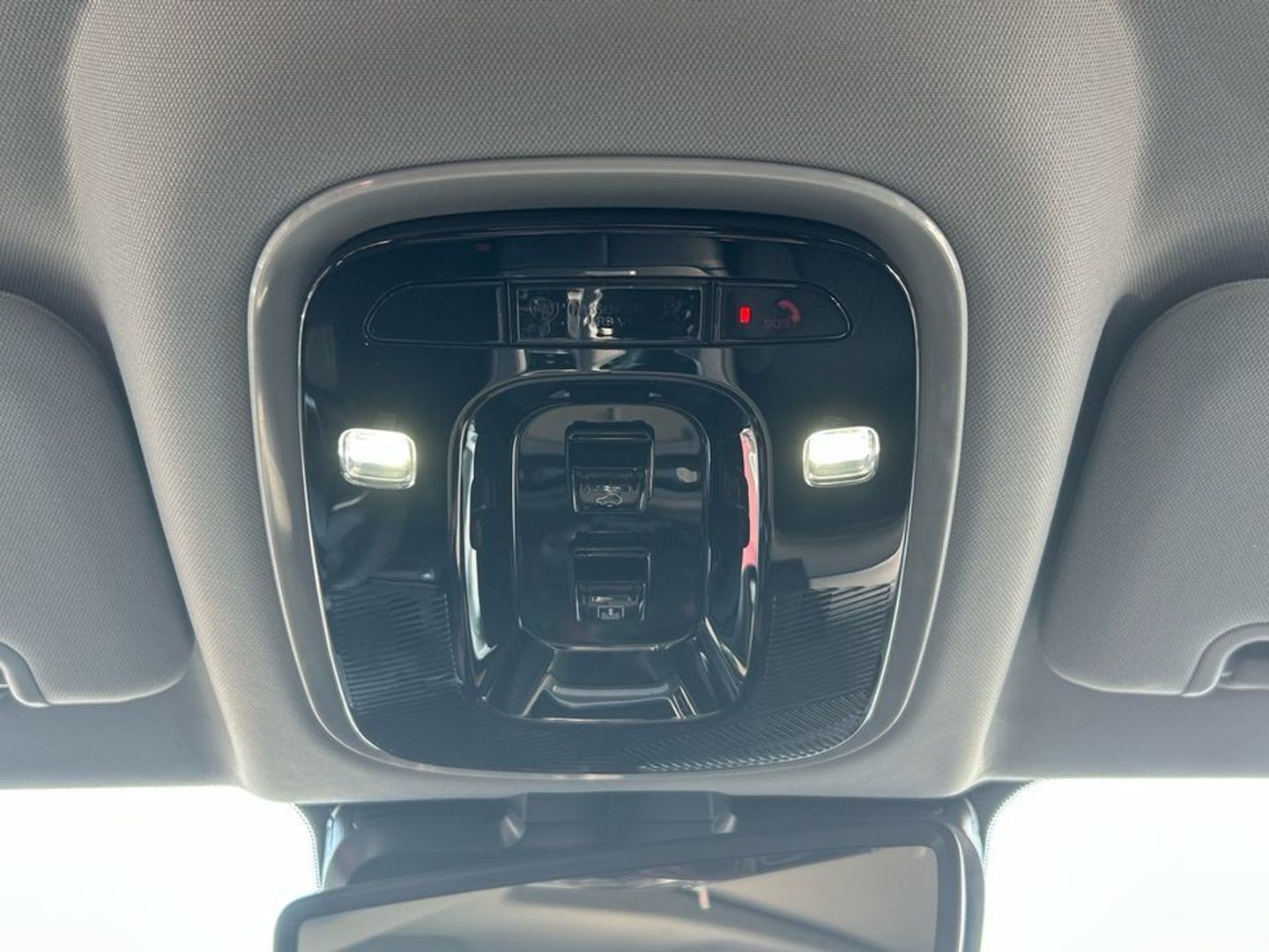 Ebro S800 1.6 TGDI Luxury DCT 108 kW (147 CV)