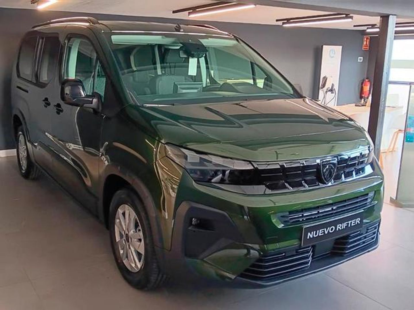 Peugeot Rifter BlueHDi 130 S&S Allure Long EAT8 96 kW (130 CV) Verde Minivan