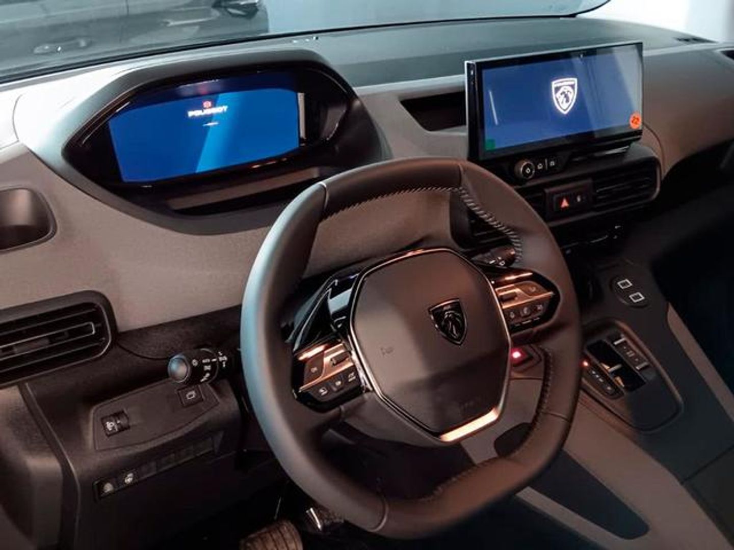 Peugeot Rifter BlueHDi 130 S&S Allure Long EAT8 96 kW (130 CV)