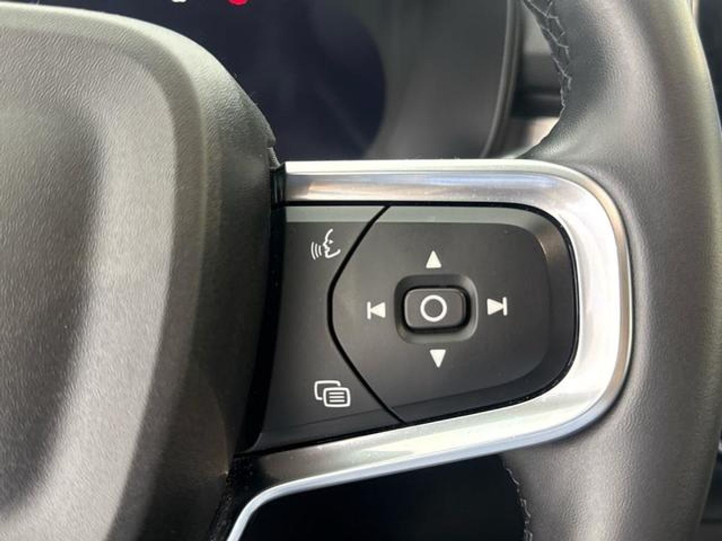 Volvo XC40 B3 G Core Auto 120 kW (163 CV)