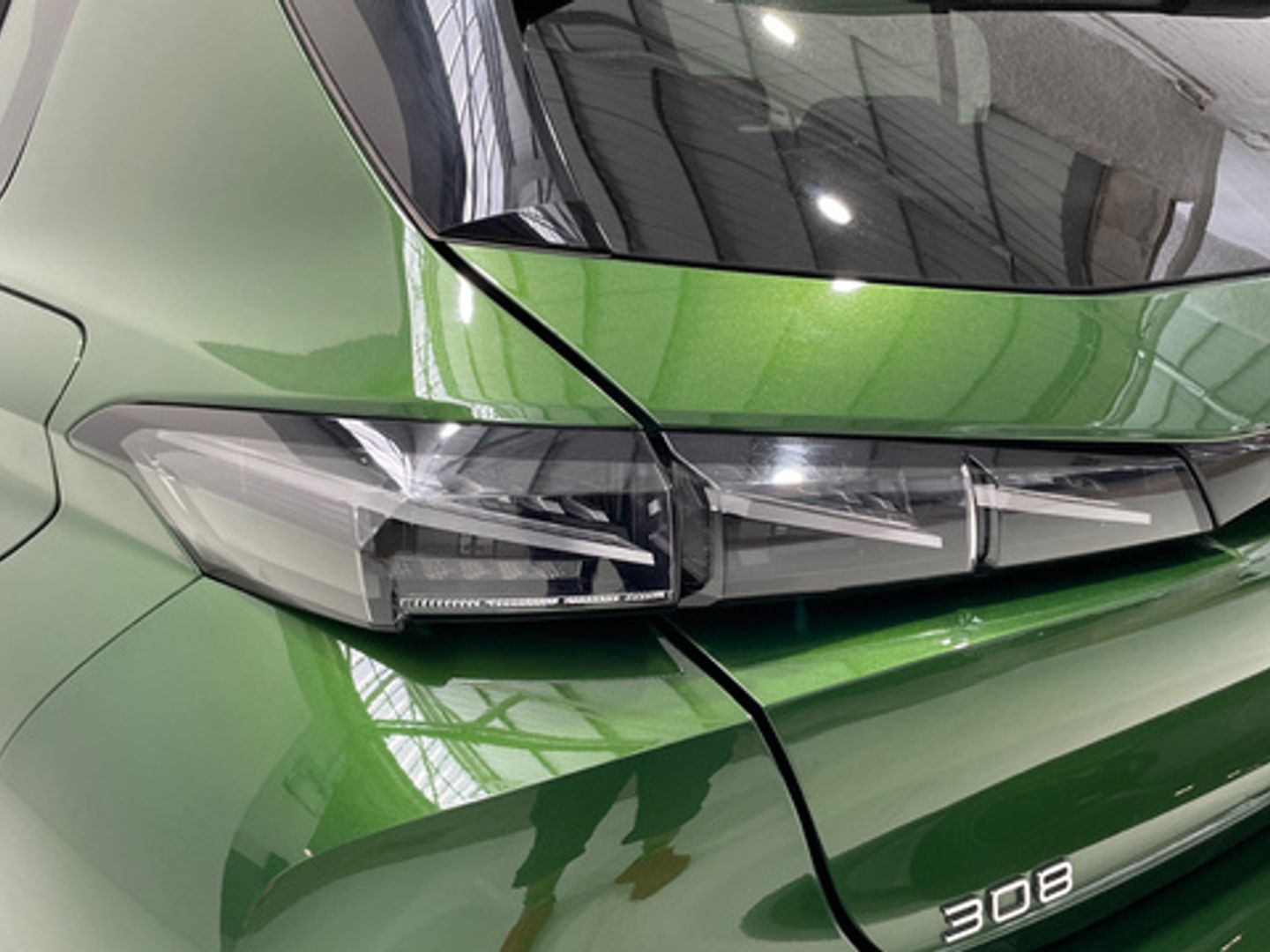 Peugeot 308 Hybrid 225 GT eEAT8 165 kW (225 CV)