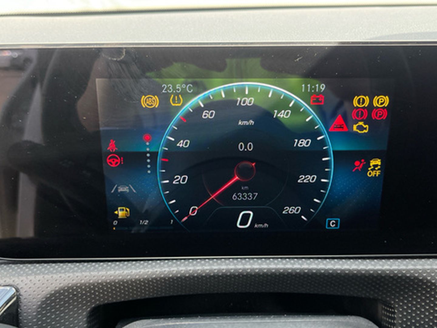 Mercedes-Benz CLA Shooting Brake 180 100 kW (136 CV)