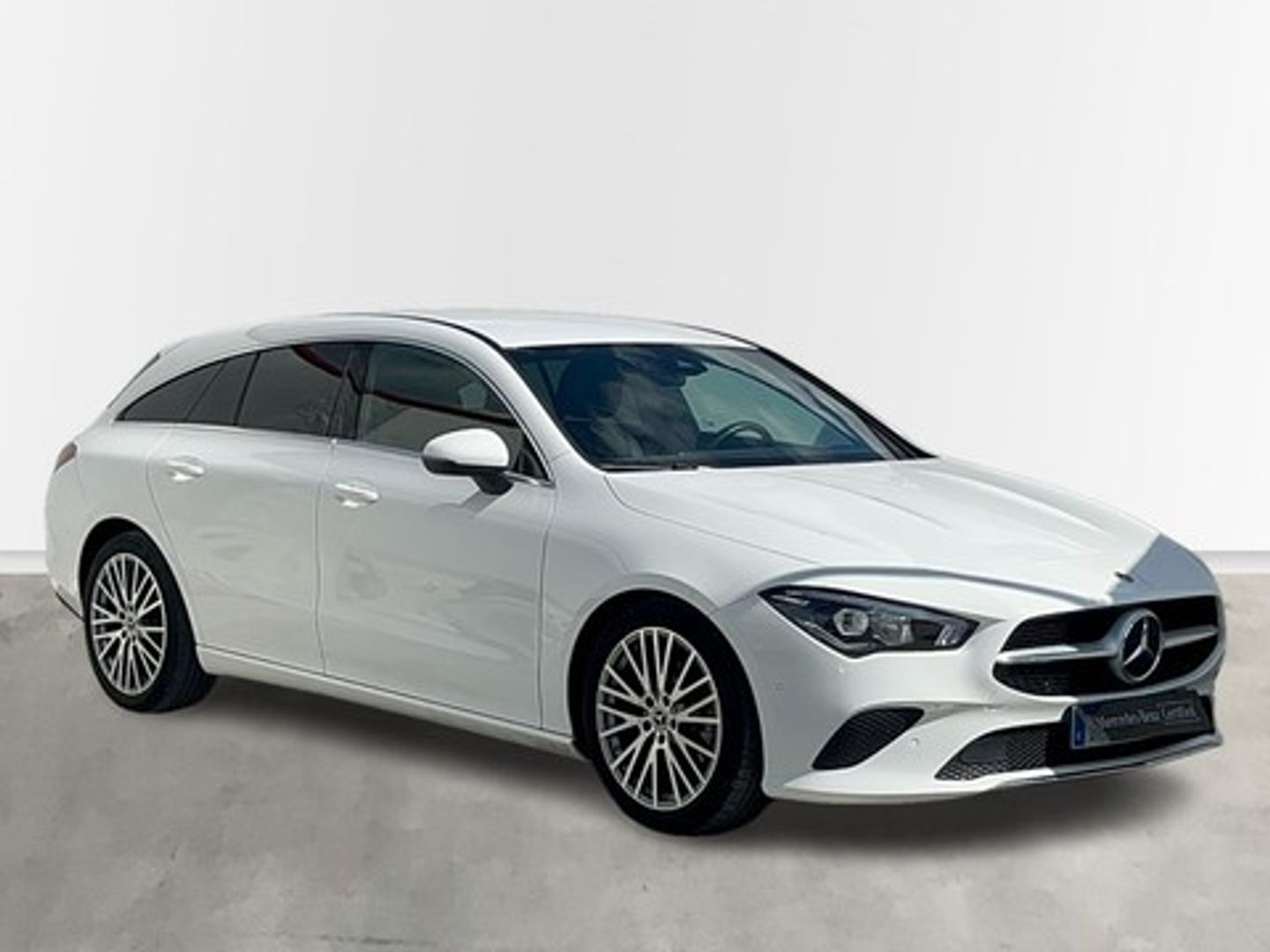Mercedes-Benz CLA Shooting Brake 180 100 kW (136 CV)