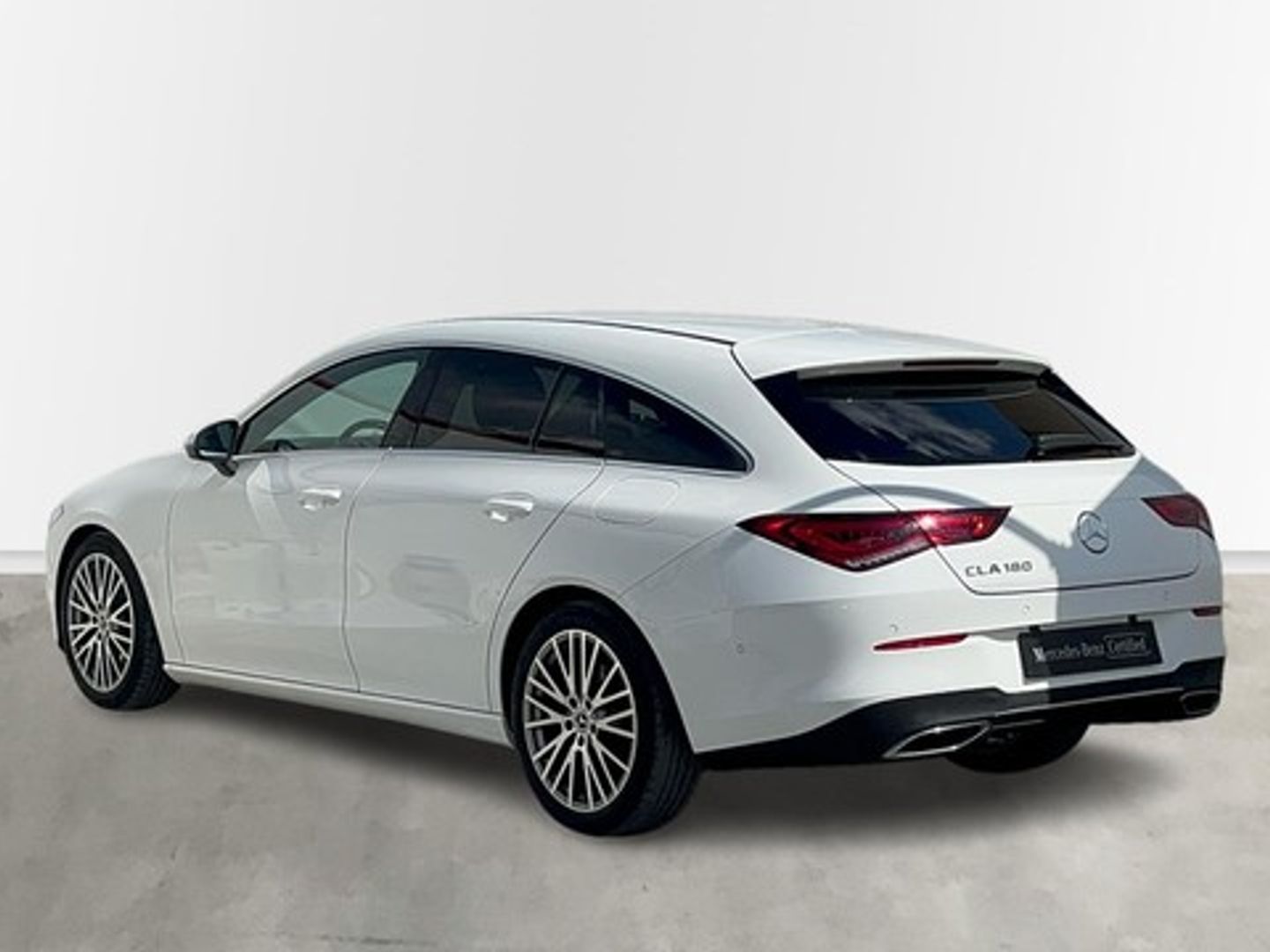 Mercedes-Benz CLA Shooting Brake 180 100 kW (136 CV)