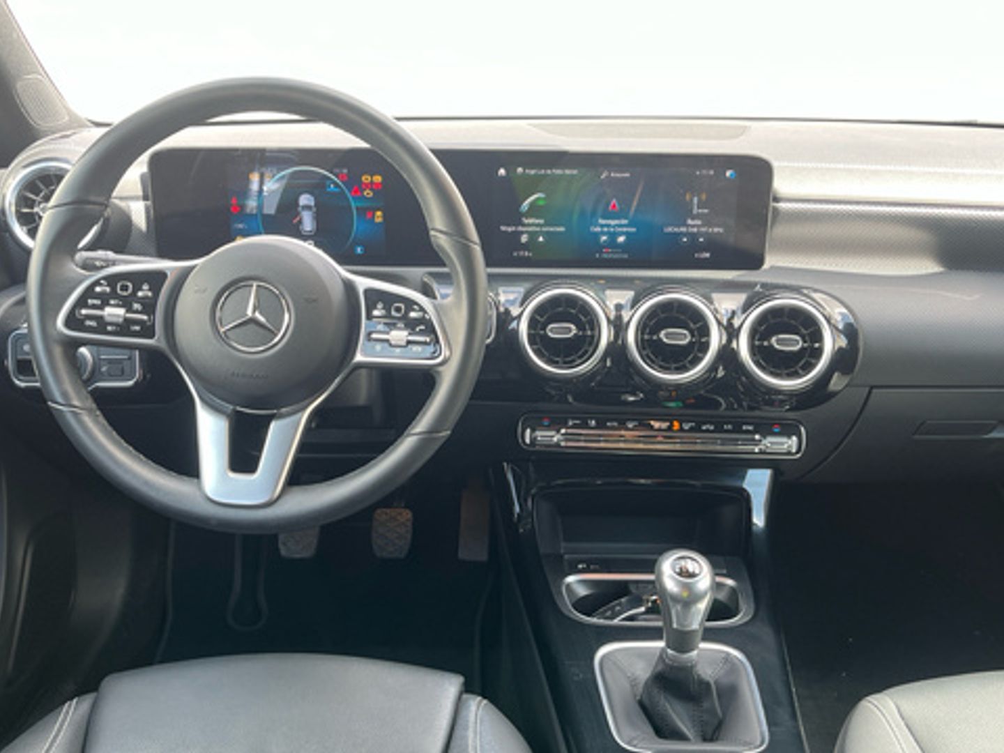 Mercedes-Benz CLA Shooting Brake 180 100 kW (136 CV)