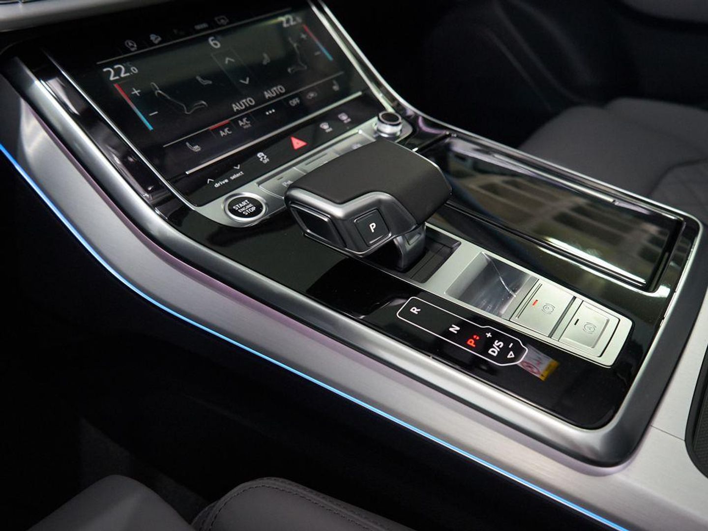 Audi Q8 S line 45 TDI quattro 170 kW (231 CV) tiptronic Gris Plata SUV